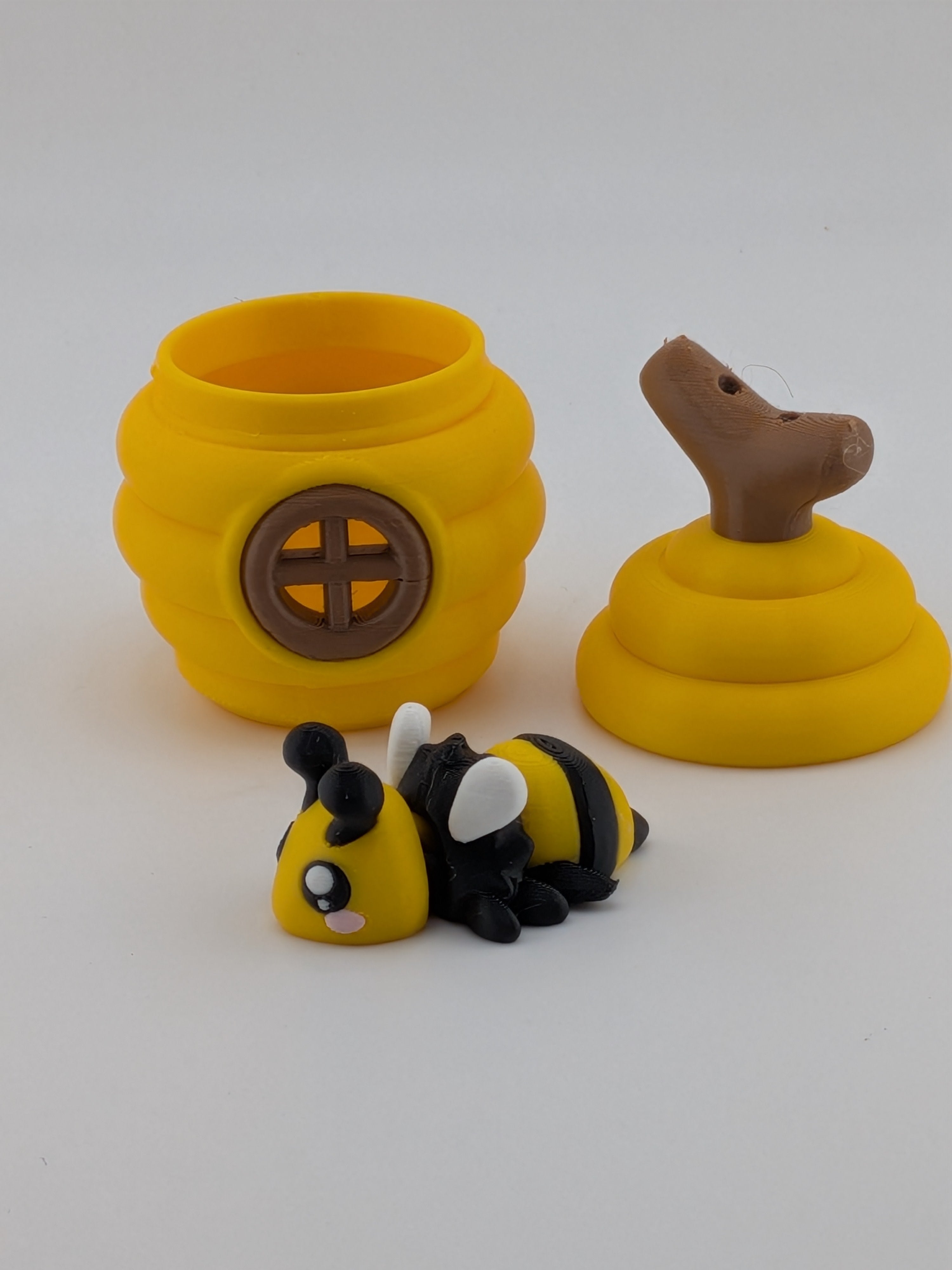 2.6 Inch Mini Beehive Keychain Storage Pot with Articulated