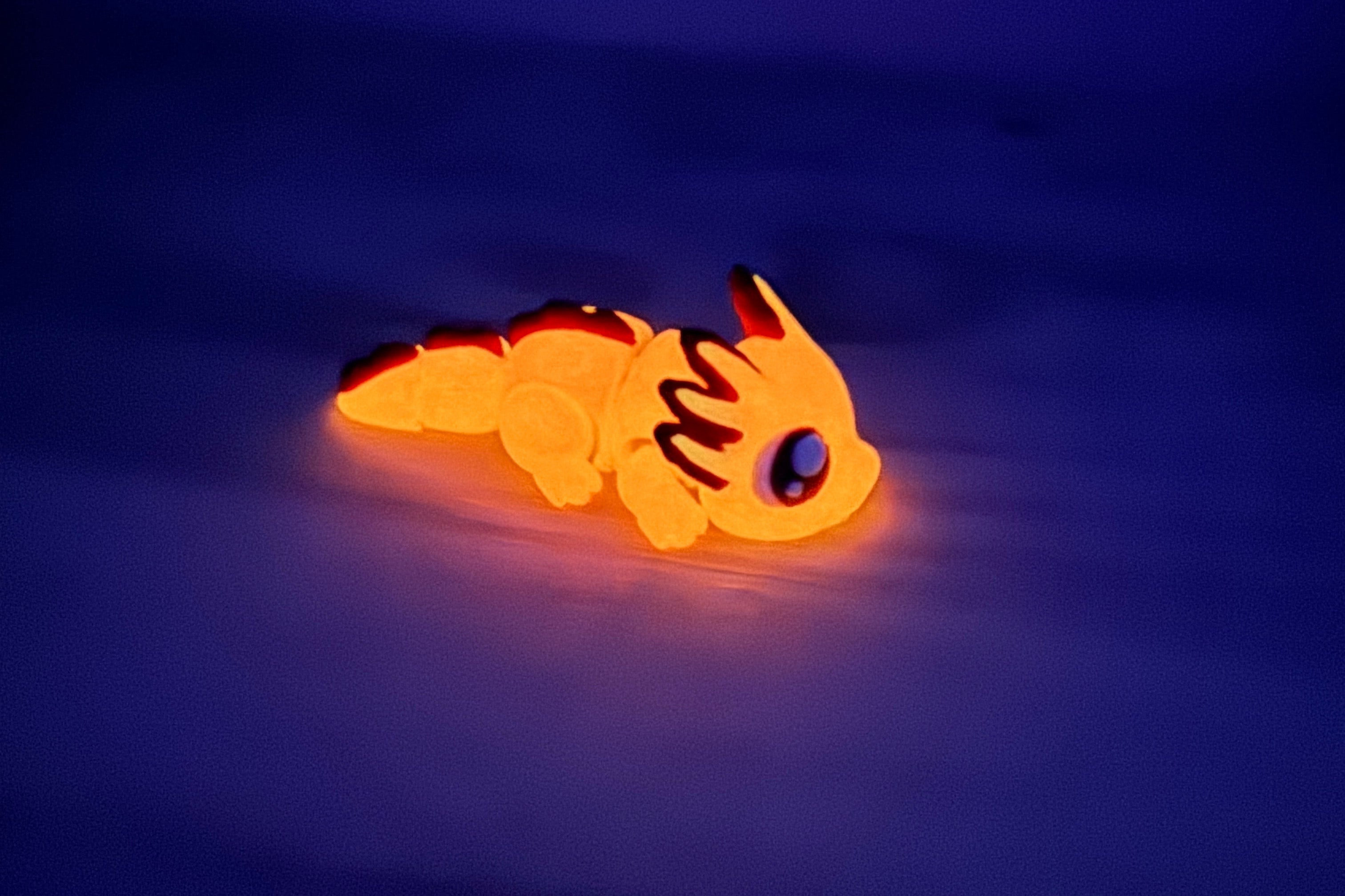 ☀️🦎 UV-Glow Mini Axolotl! 🌈 3" Sun-Reactive Articulated Fidget Charm ✨🫧