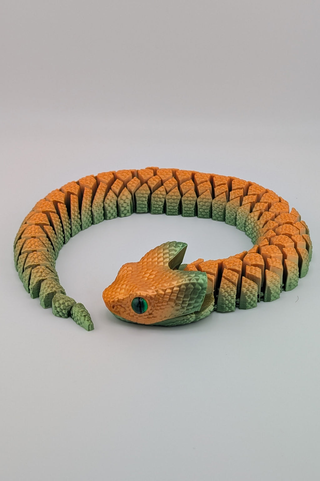 Articulated Flexi Bush Viper – 15" Gradient PLA Snake with Glass Eyes