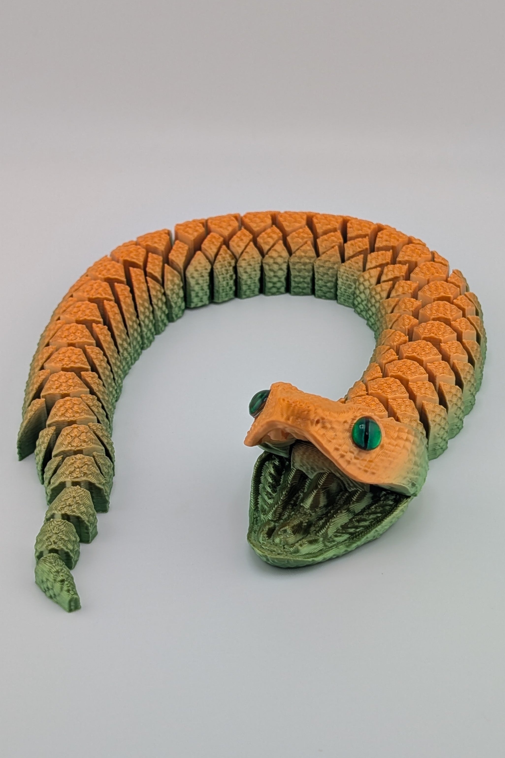 Articulated Flexi Bush Viper – 15" Gradient PLA Snake with Glass Eyes