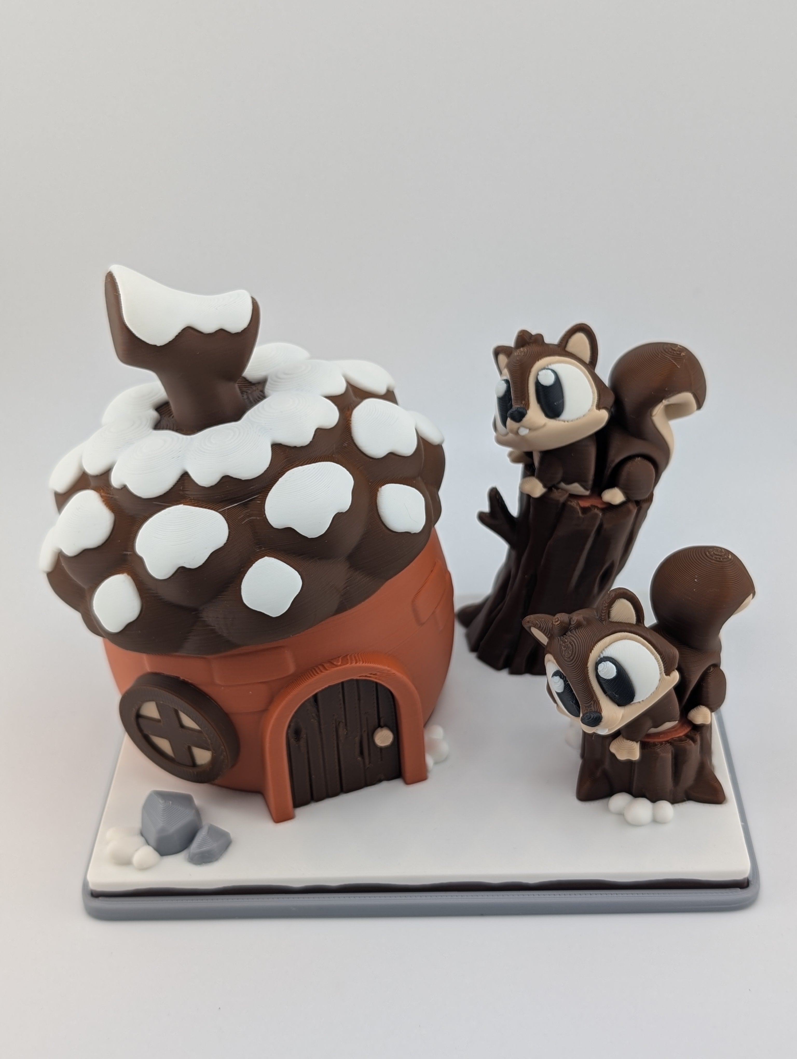 Acorn Squirrel Habitat Playset – Whimsical Woodland Decor