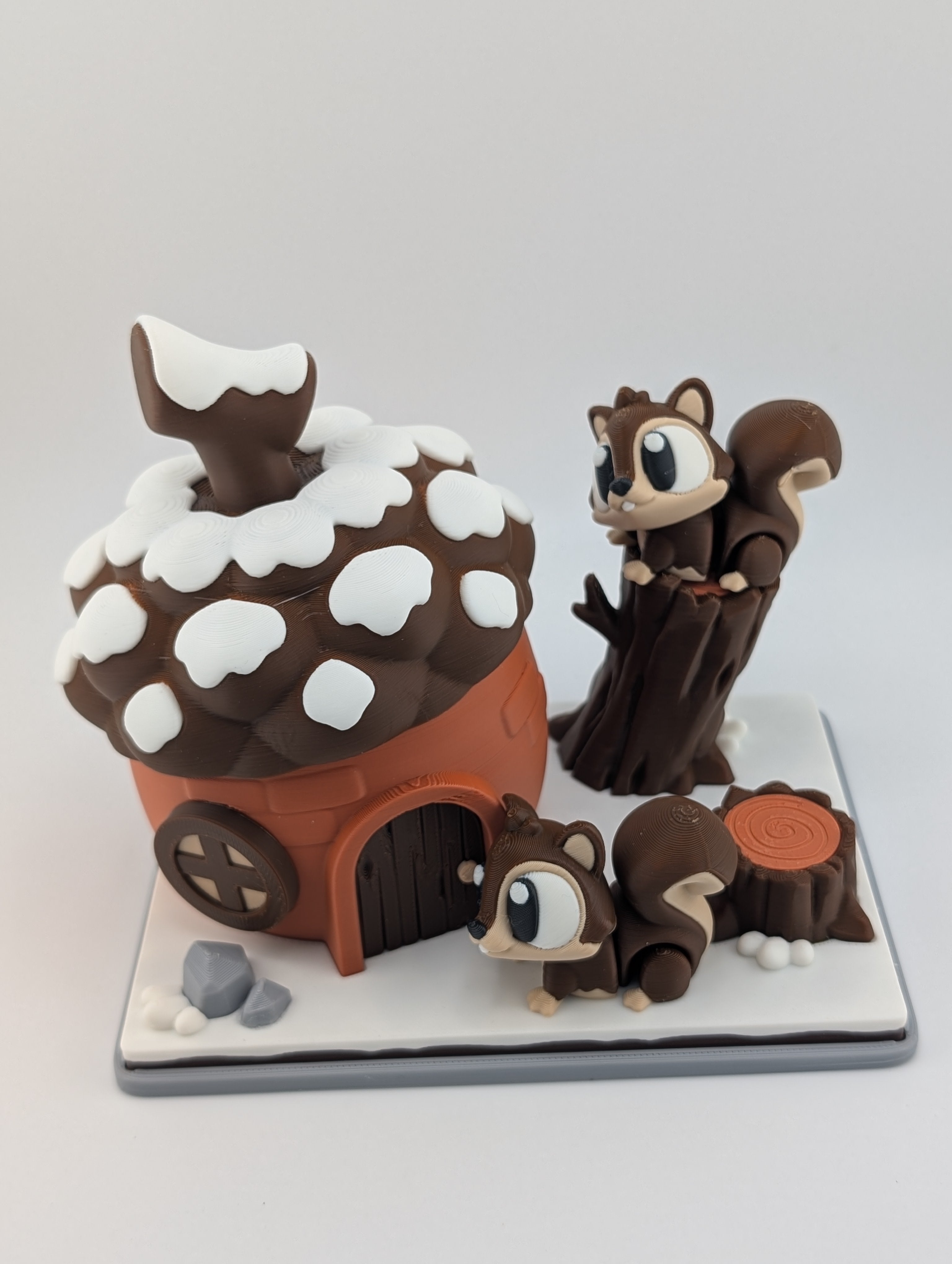 Acorn Squirrel Habitat Playset – Whimsical Woodland Decor