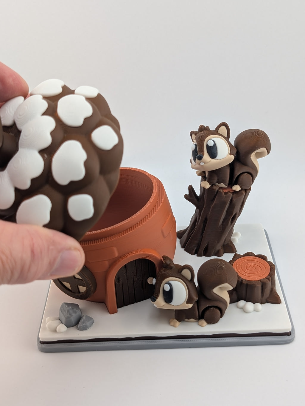 Acorn Squirrel Habitat Playset – Whimsical Woodland Decor