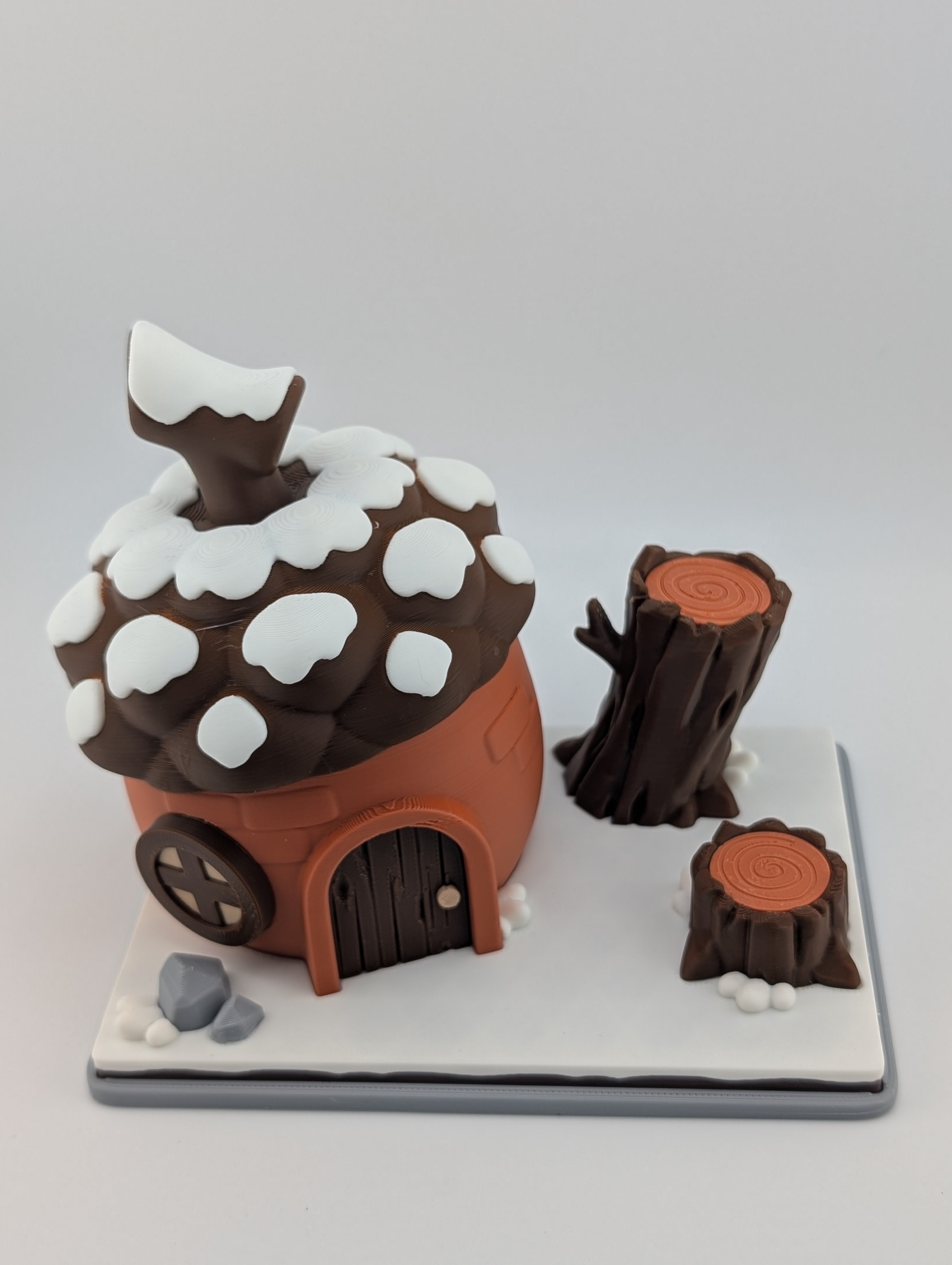 Acorn Squirrel Habitat Playset – Whimsical Woodland Decor