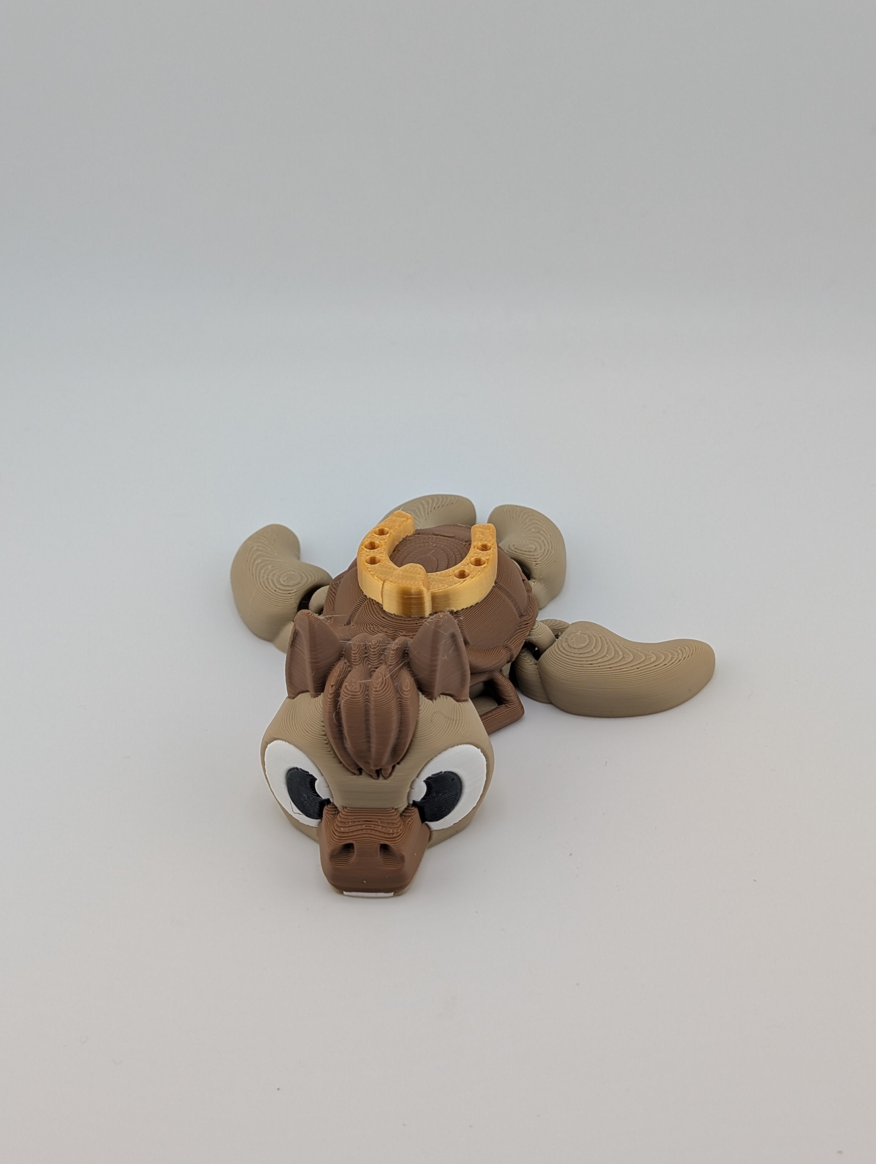 Flexi Horse-Turtle Hybrid – Articulated PLA Fidget Toy with Gold Horseshoe