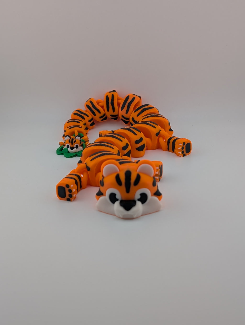 Jungle Prowler Flexi Dragon – 17" Articulated Tiger with Baby Tail Cub