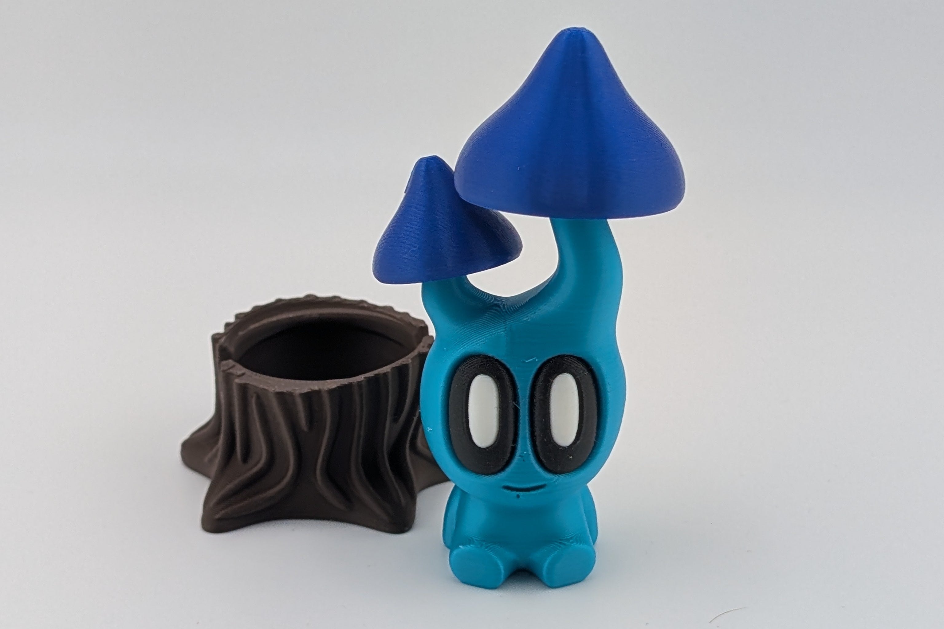 Bloblab Mushroom Series – Twincap Blue Shroom (Blue PLA with Stump Base)