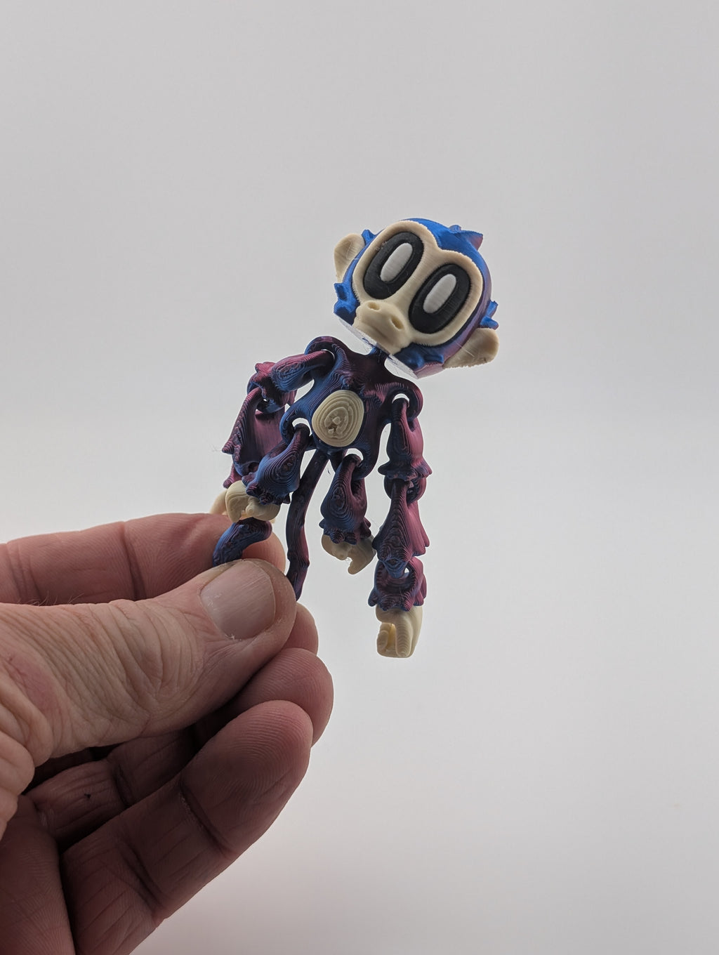 Articulated Monkey Toy – Hanging Fidget Keychain for Kids 3+