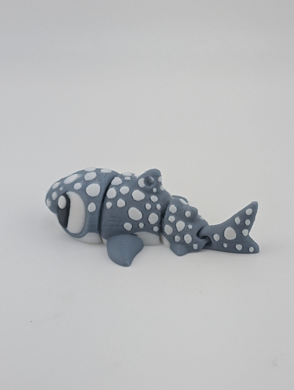 🦈🔑 Mini Flexi-Shark Keychain | 2.6" Articulated Ocean Fidget | Spotted & Grey 🌊✨