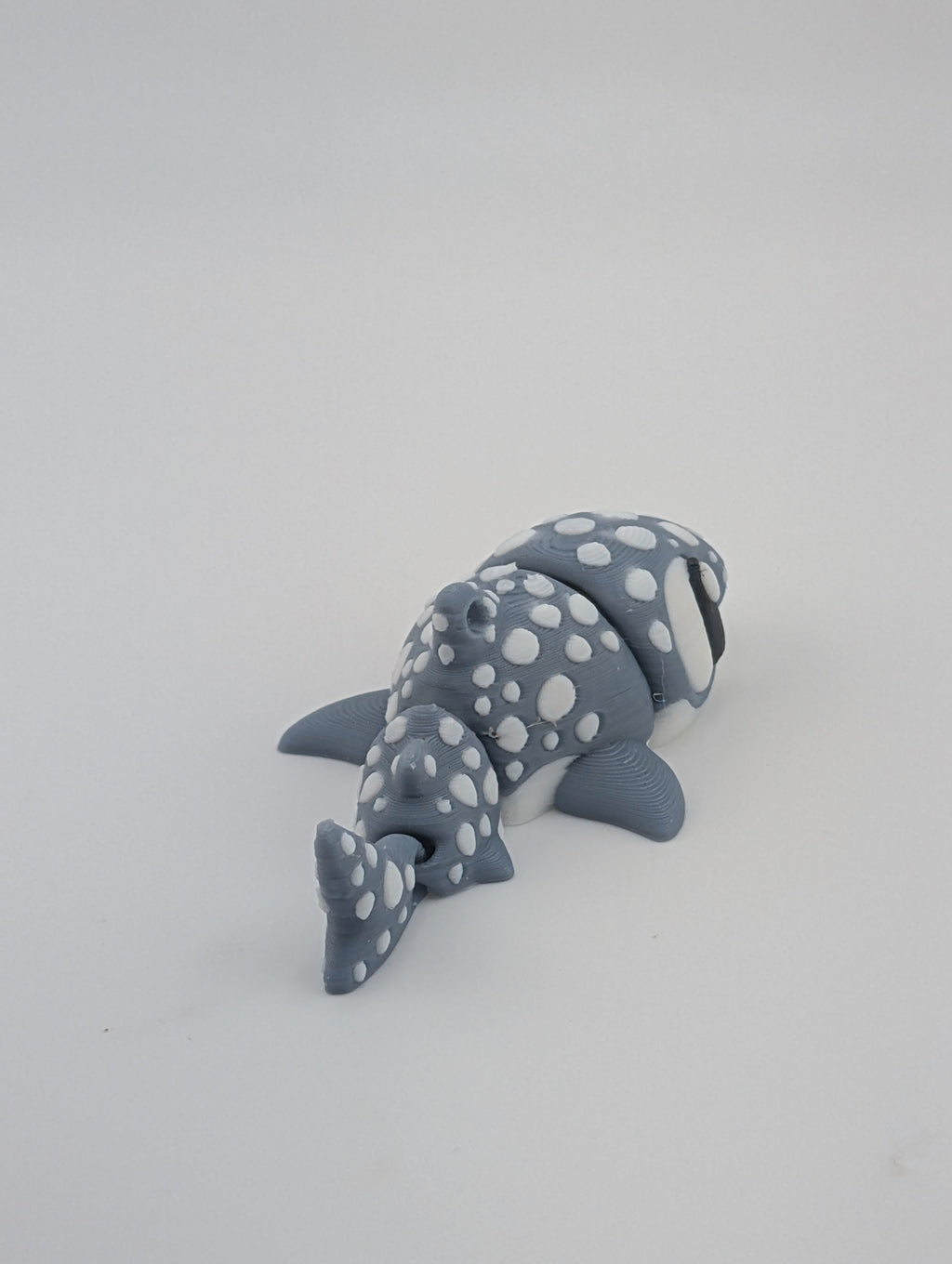 🦈🔑 Mini Flexi-Shark Keychain | 2.6" Articulated Ocean Fidget | Spotted & Grey 🌊✨
