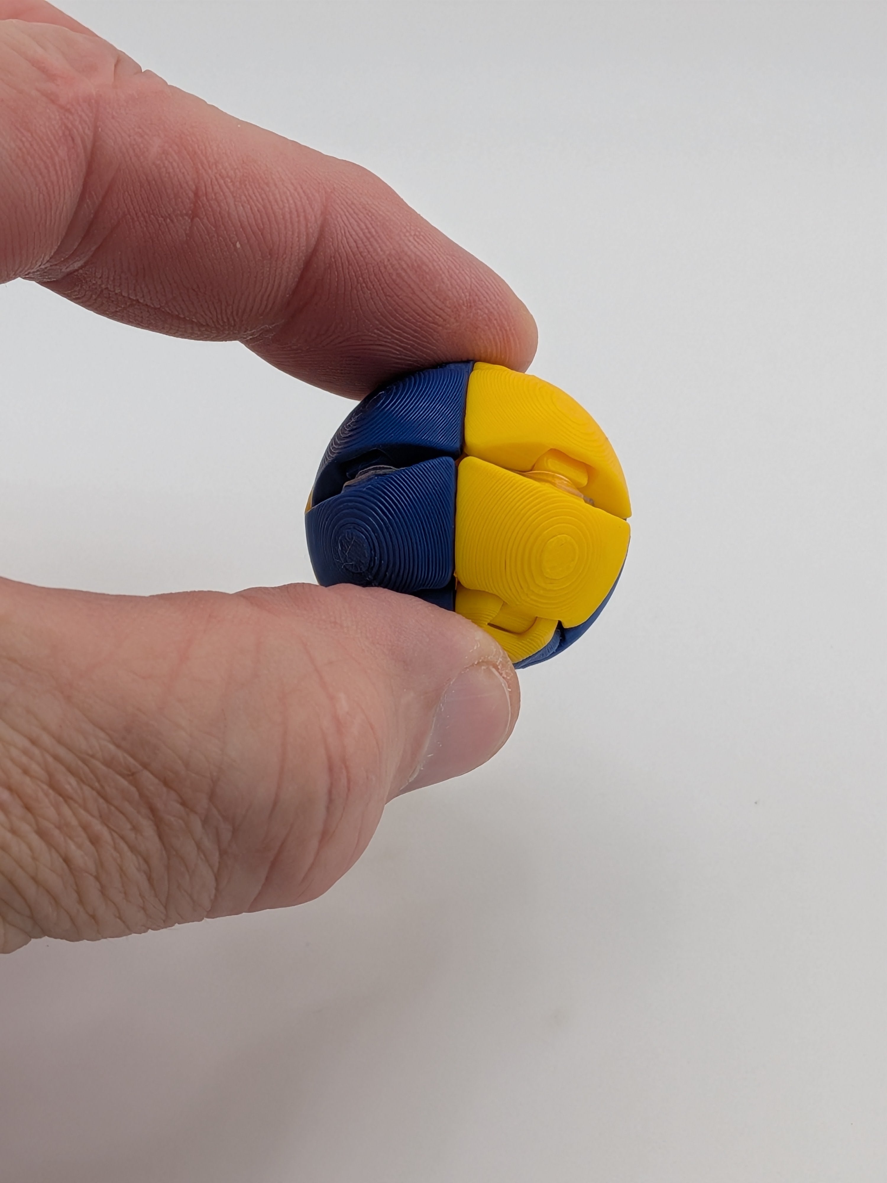 🌀🔘 The Zorble: Pop-Out Kinetic Fidget Sphere ✨ Gravity-Defying Keychain Buddy 🚀🥨