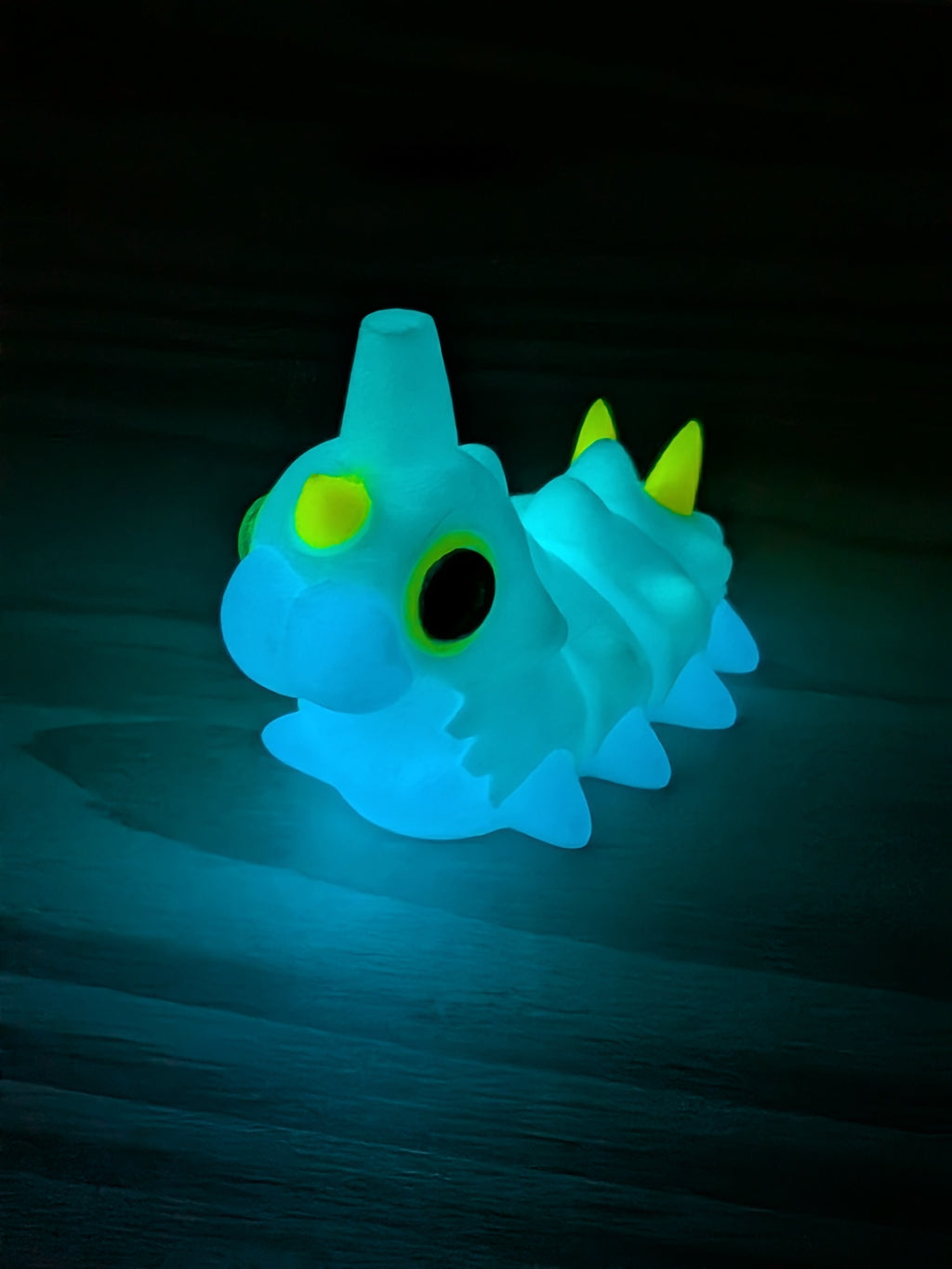 🪩✨ The "Rave-Worm" Triple-Glow Flexi! 🐛 Tri-Color Neon Fidget with Glass Eyes 🎶🌈