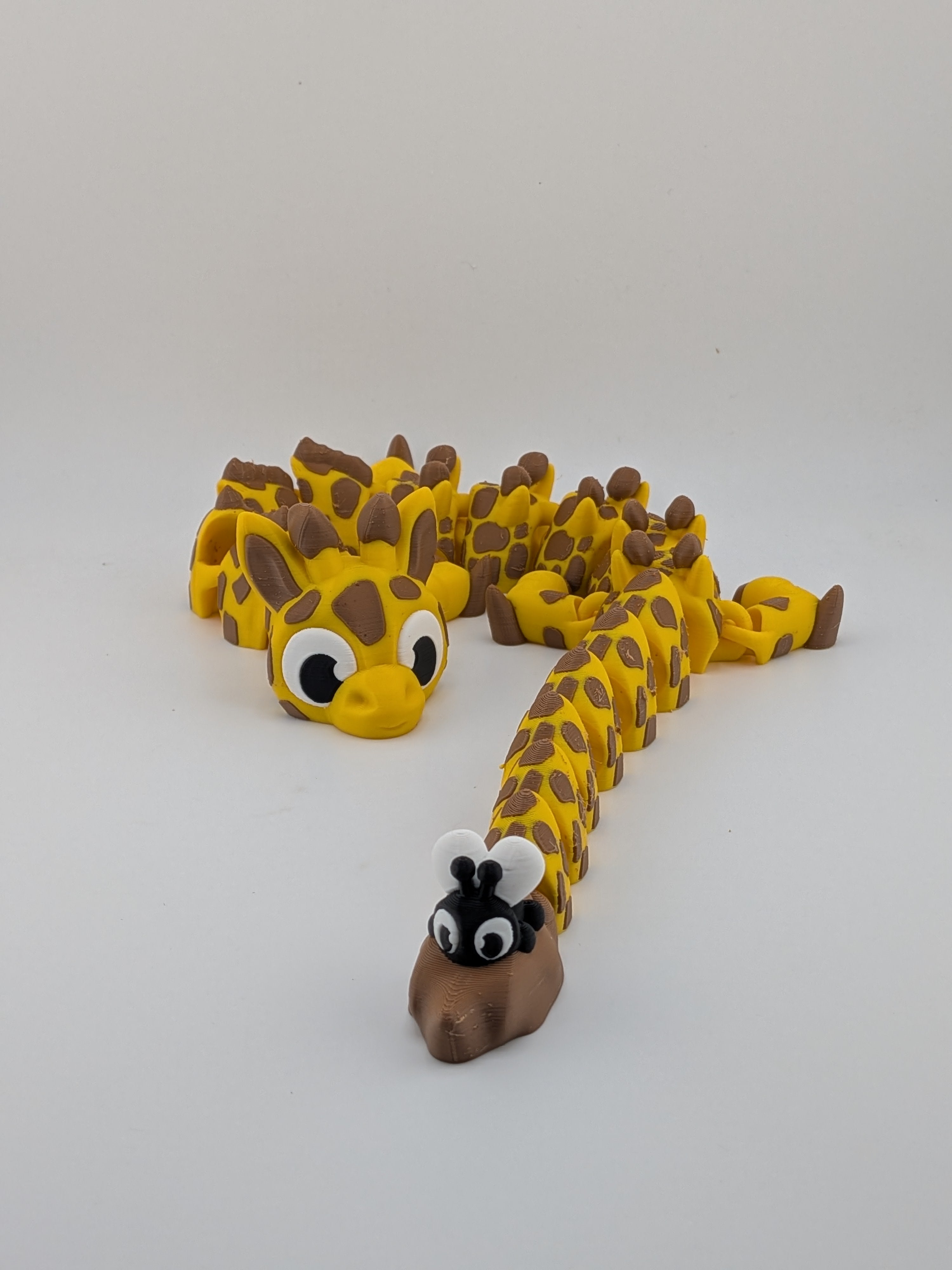 17.5 Inch Giraffe Dragon Articulated Flexi with Pesky Fly Tail