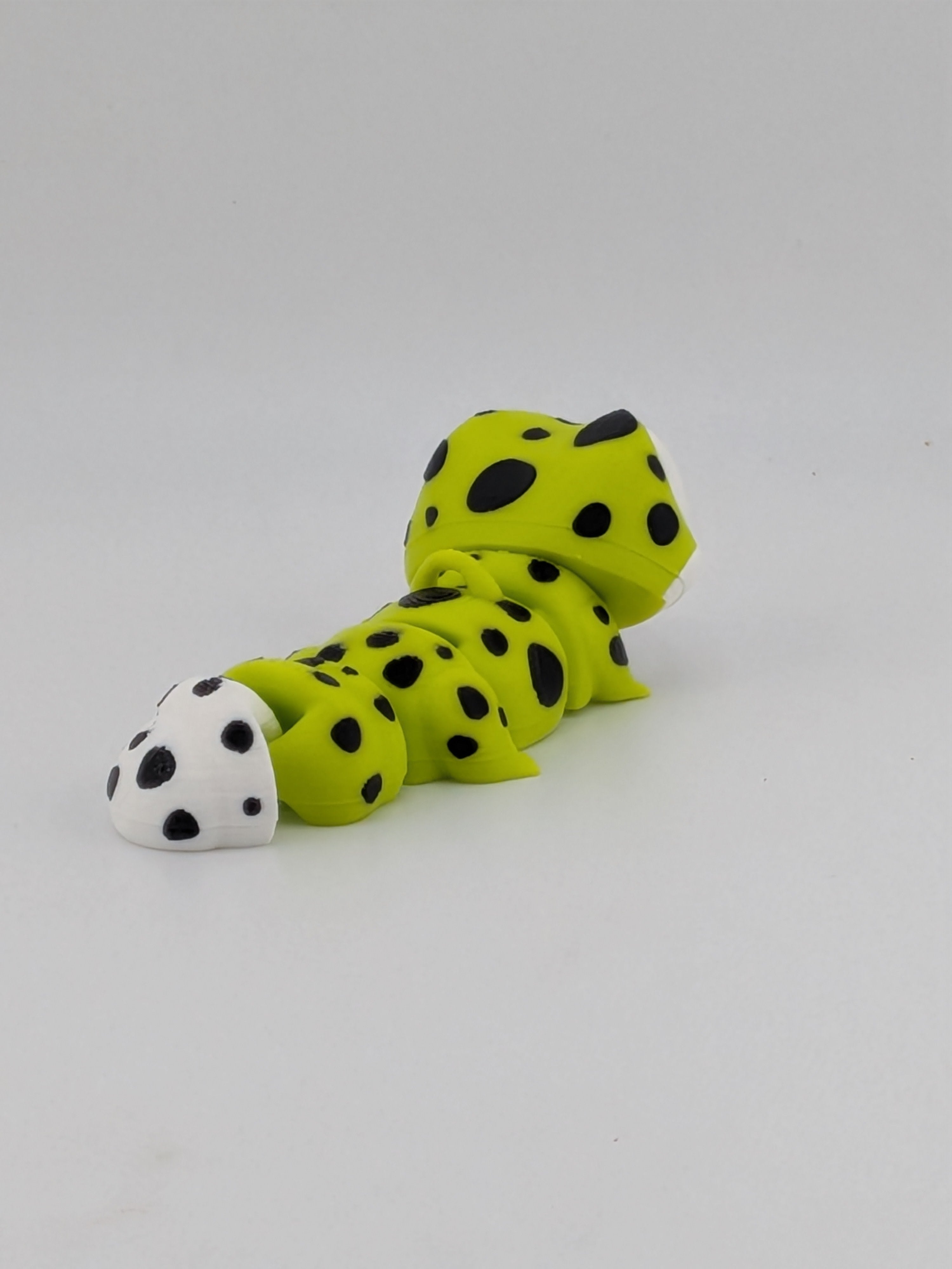 3.25 Inch Flexi Gecko Keychain Articulated Lizard Fidget Toy