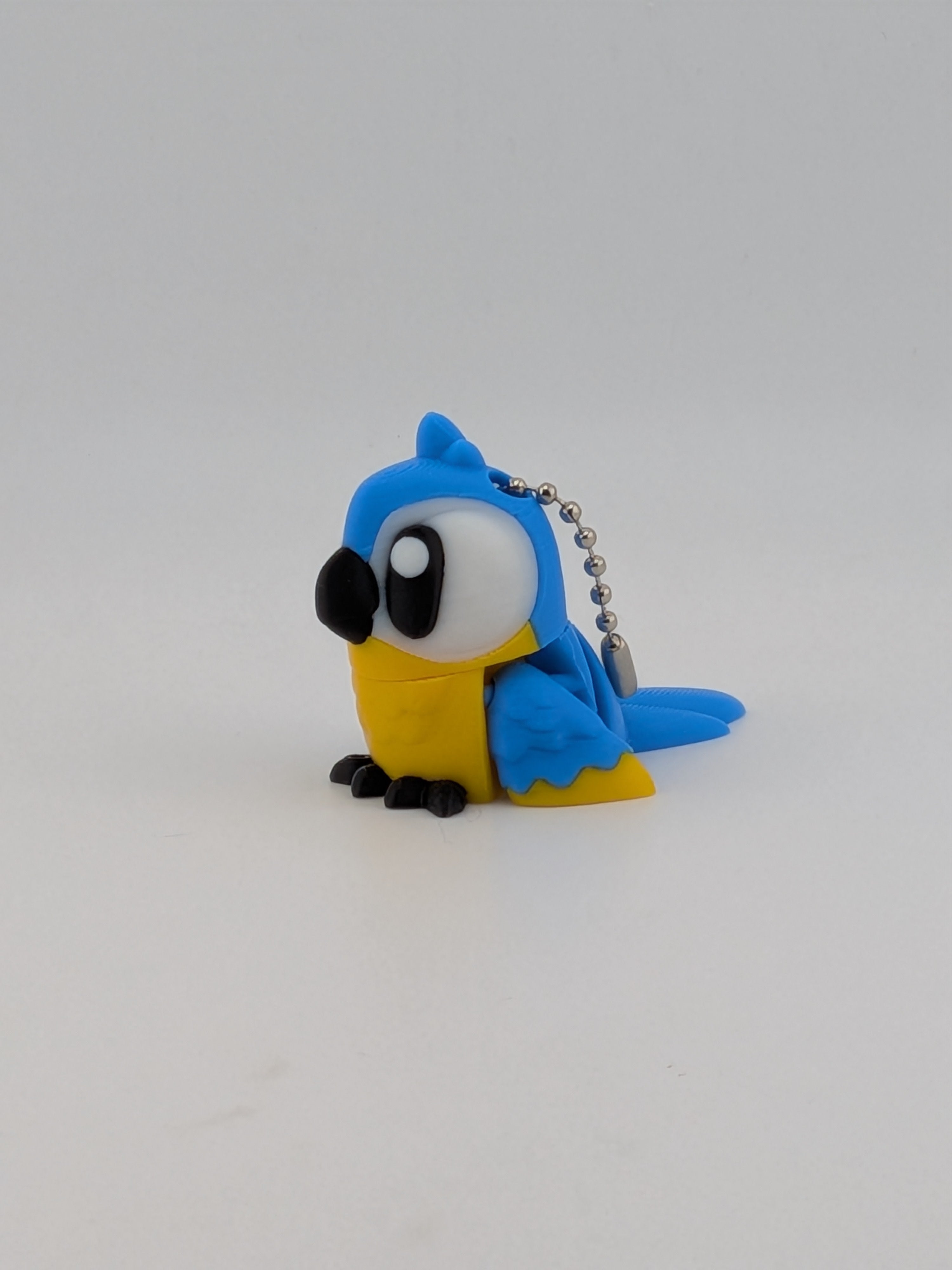 1.75 Inch Macaw Parrot Keychain Articulated Cute Tropical Bird Fidget Buddy