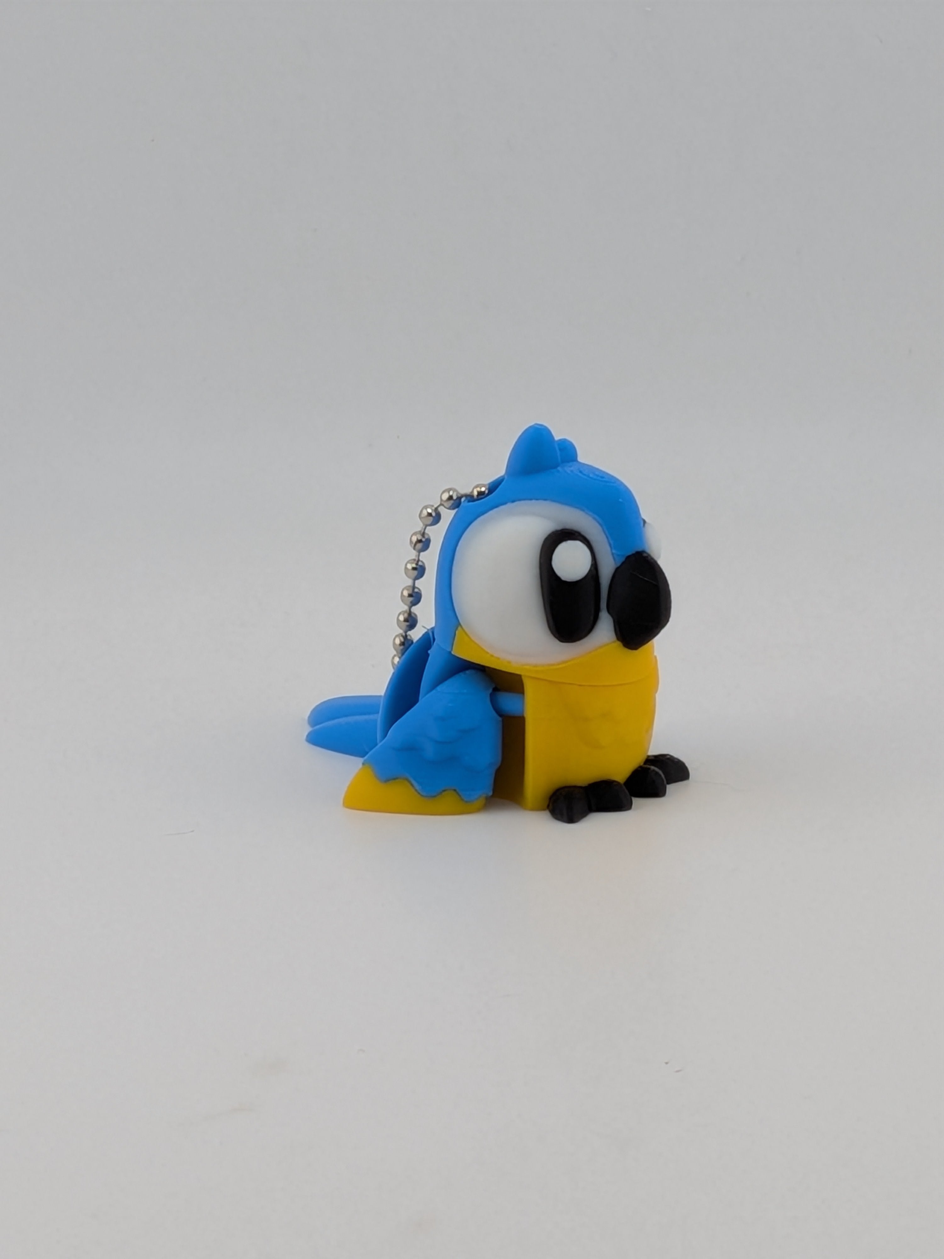 1.75 Inch Macaw Parrot Keychain Articulated Cute Tropical Bird Fidget Buddy