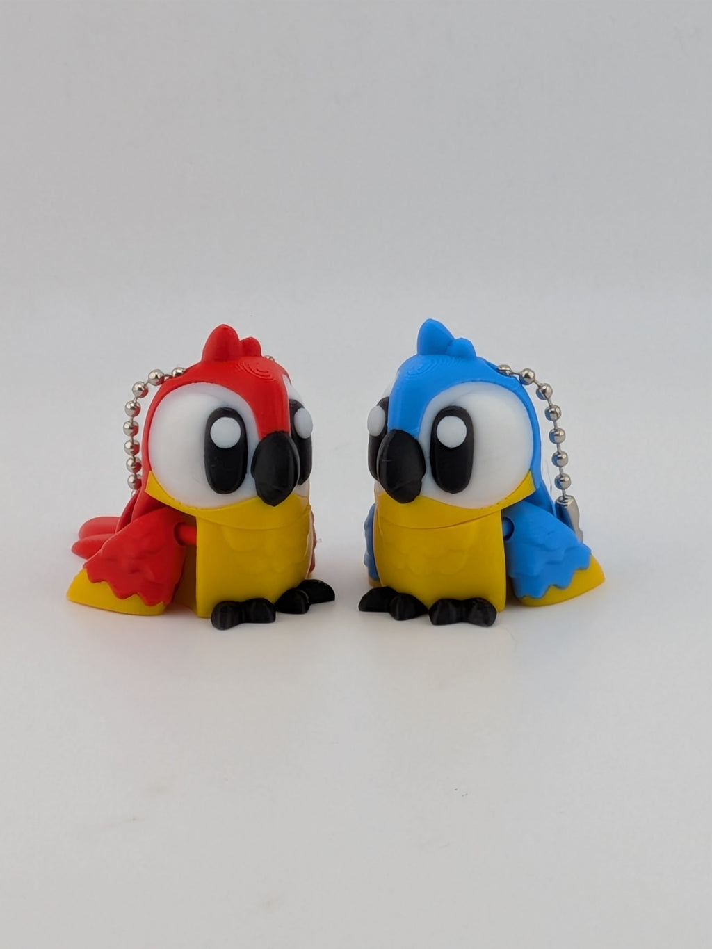 1.75 Inch Macaw Parrot Keychain Articulated Cute Tropical Bird Fidget Buddy