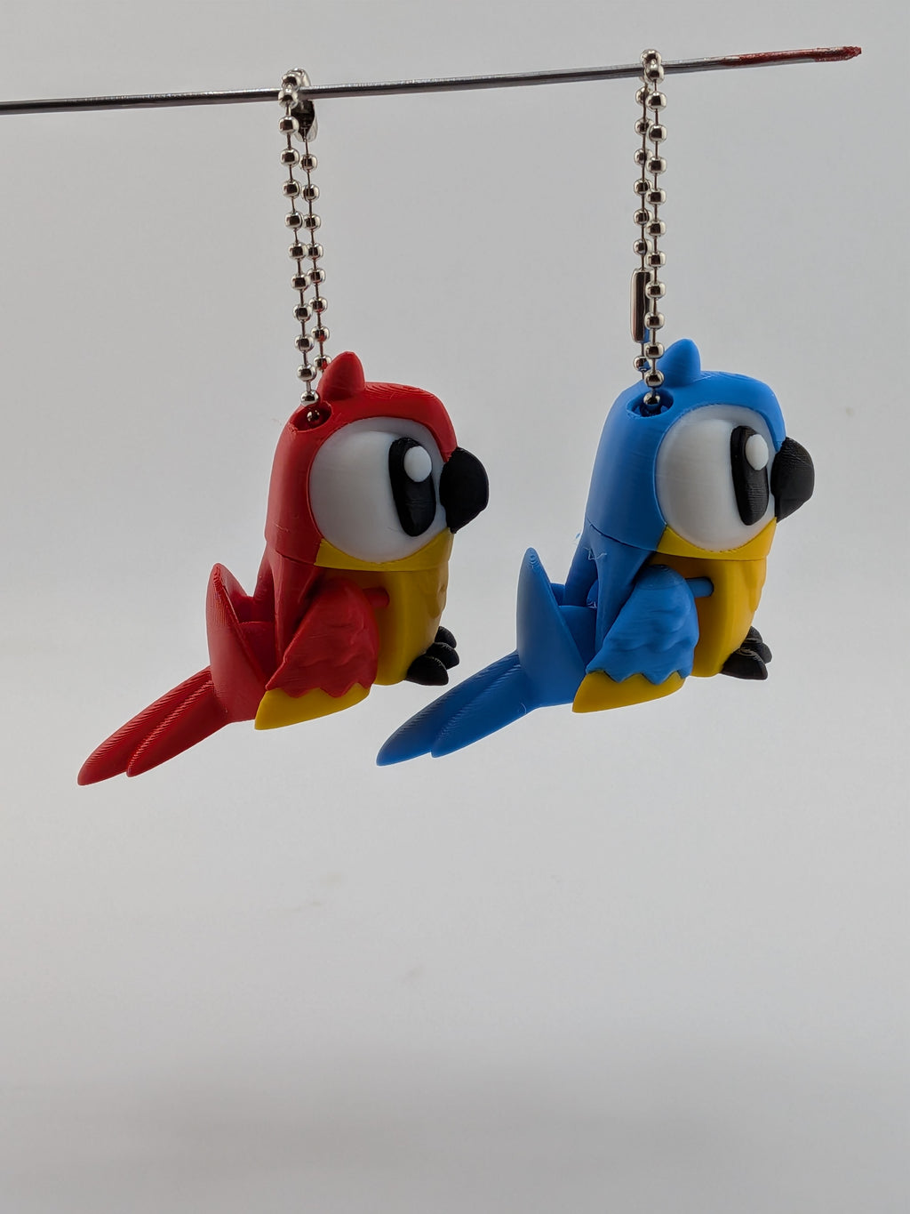 1.75 Inch Macaw Parrot Keychain Articulated Cute Tropical Bird Fidget Buddy