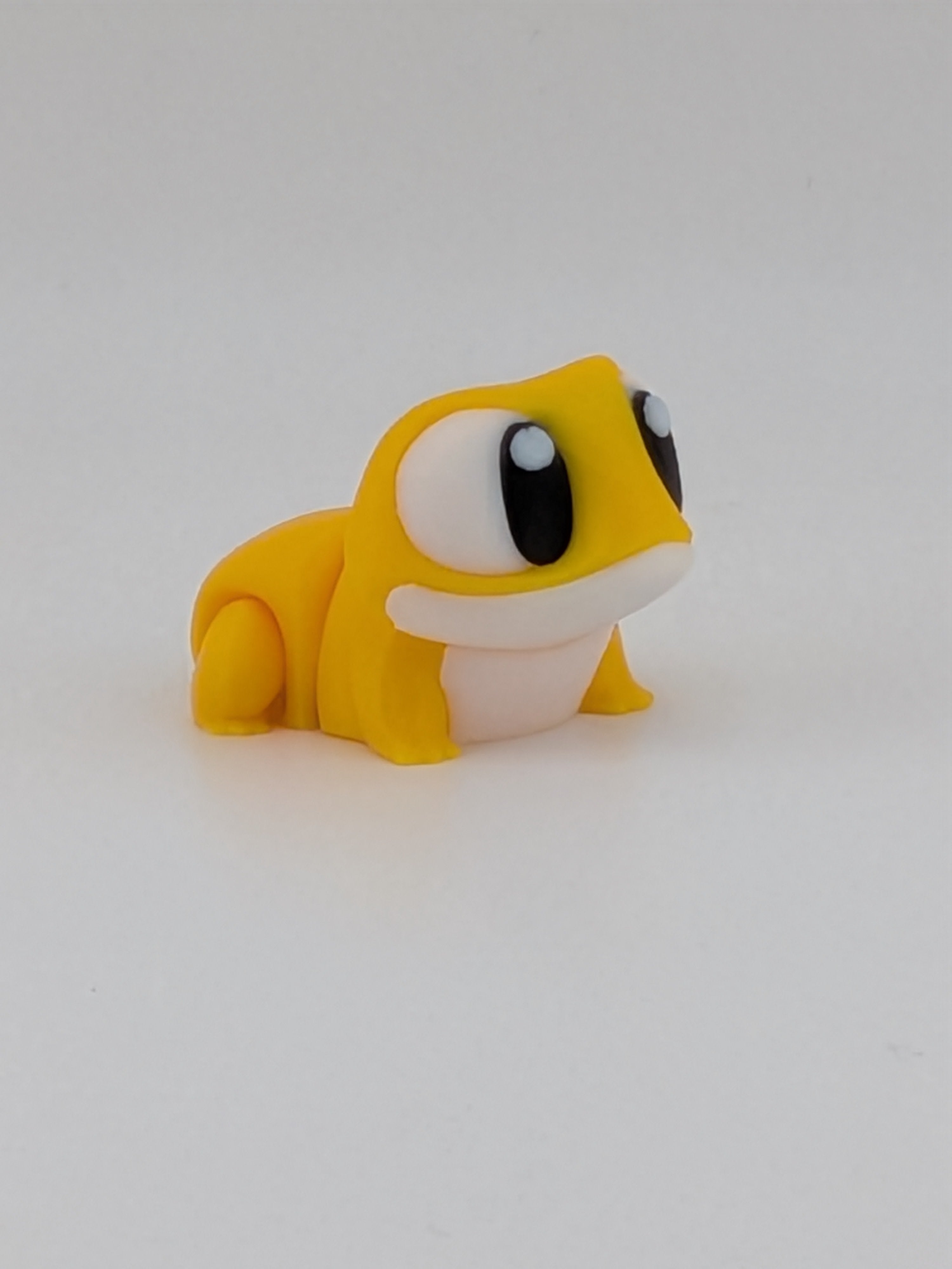 1.5 Inch Flexi Frog Keychain Articulated Cute Chibi Amphibian Fidget Buddy