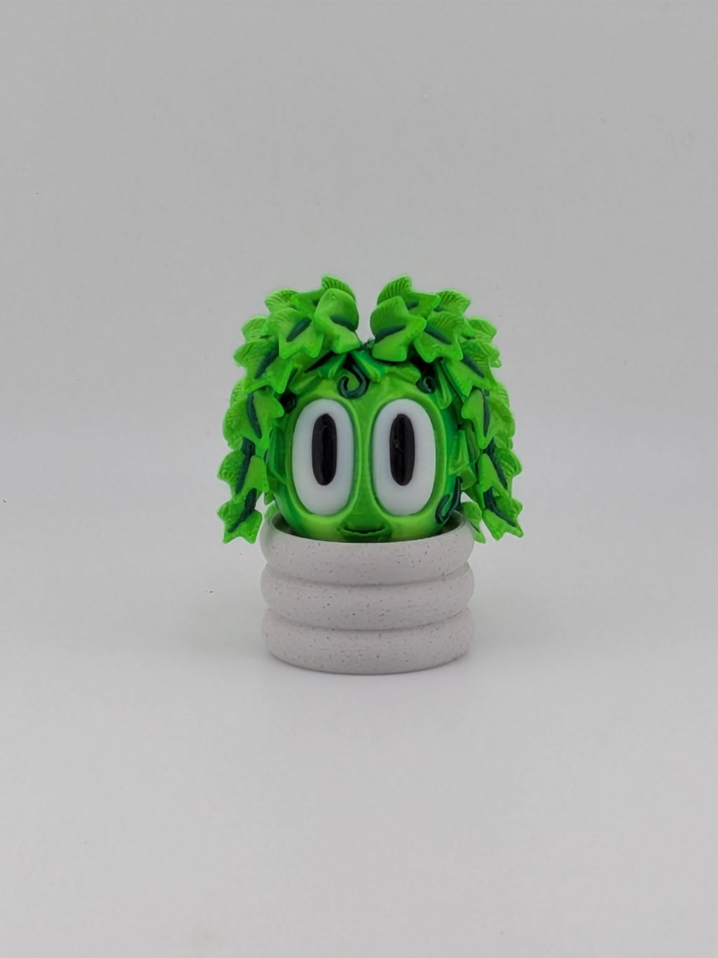 2.25 Inch Bloblab Ivy Plant Chibi Desk Pet with Modern Marble Pot Figurine