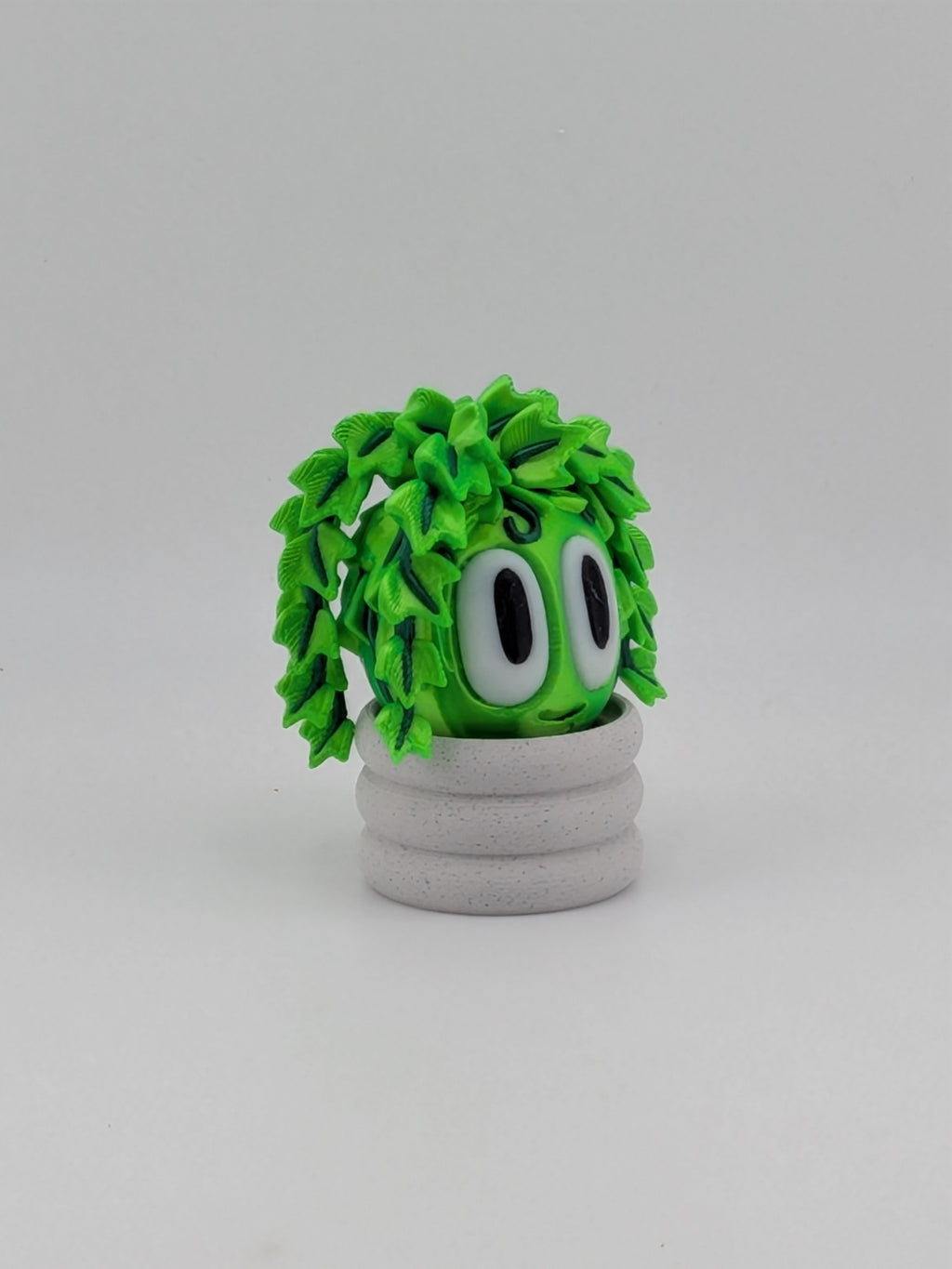 2.25 Inch Bloblab Ivy Plant Chibi Desk Pet with Modern Marble Pot Figurine