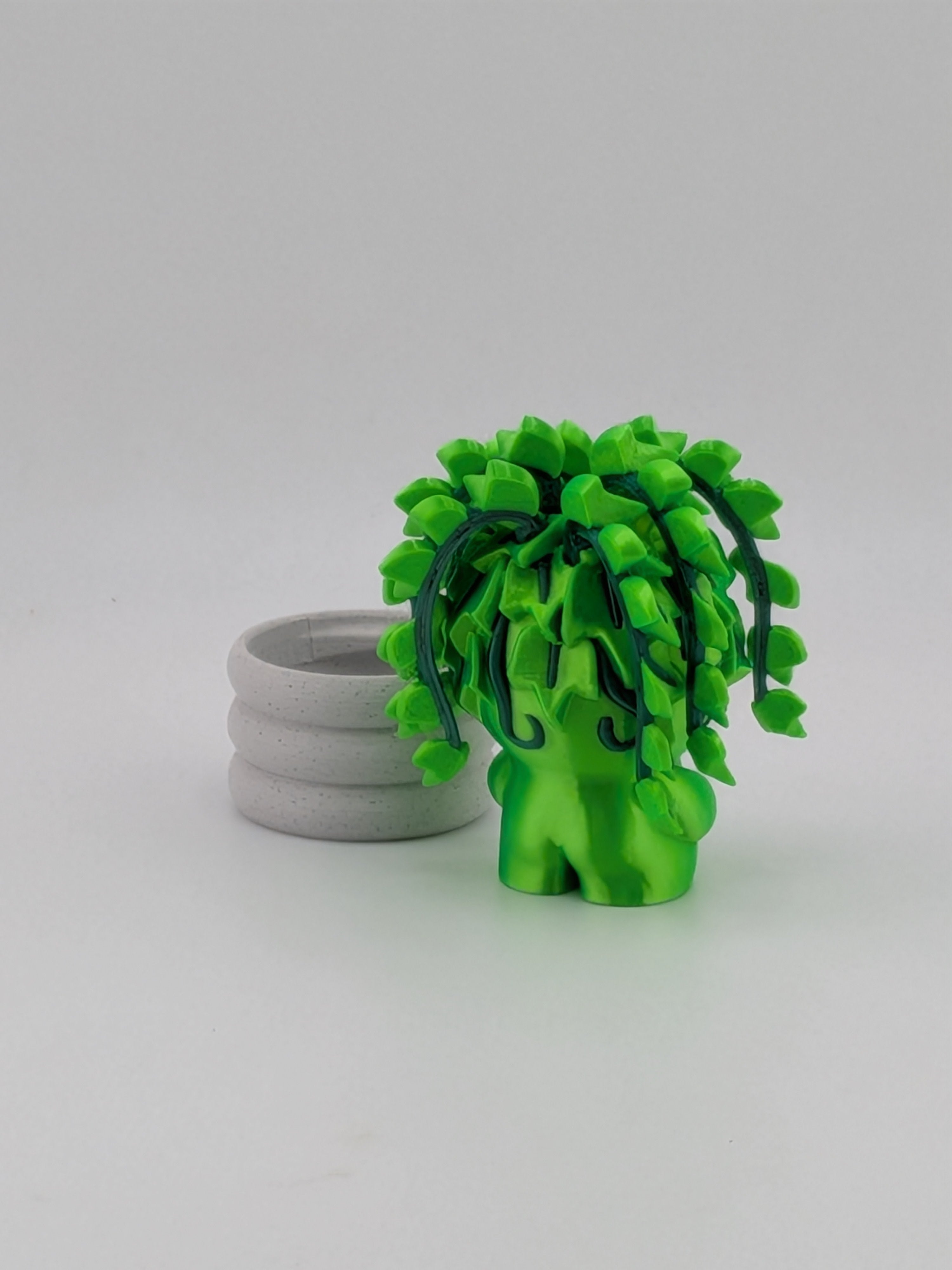 2.25 Inch Bloblab Ivy Plant Chibi Desk Pet with Modern Marble Pot Figurine