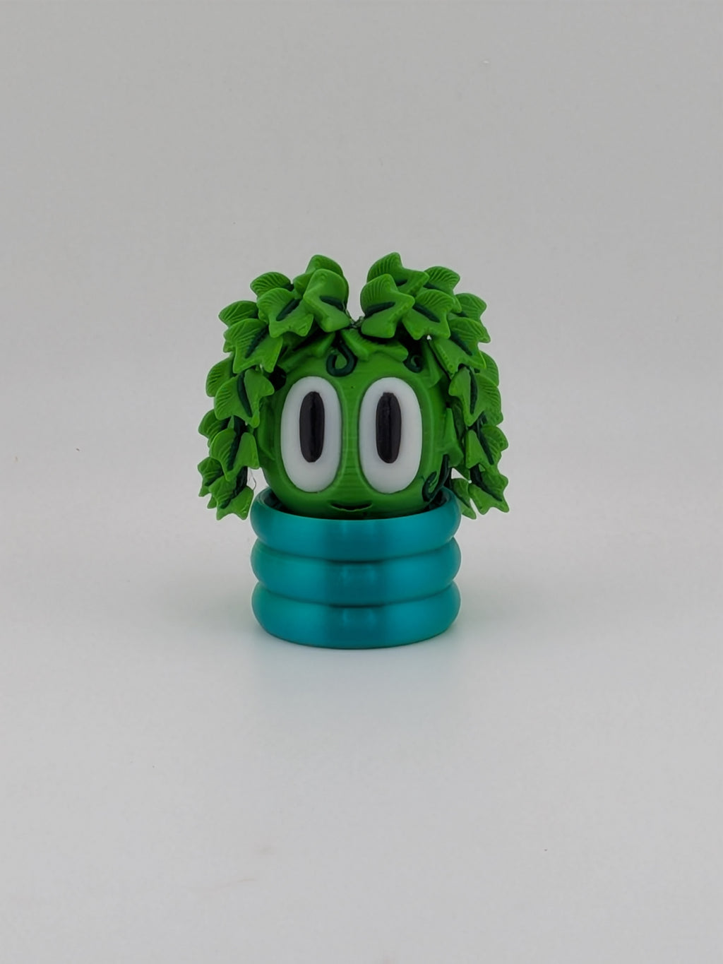 2.25 Inch Bloblab Ivy Plant Chibi Desk Pet with Modern Marble Pot Figurine