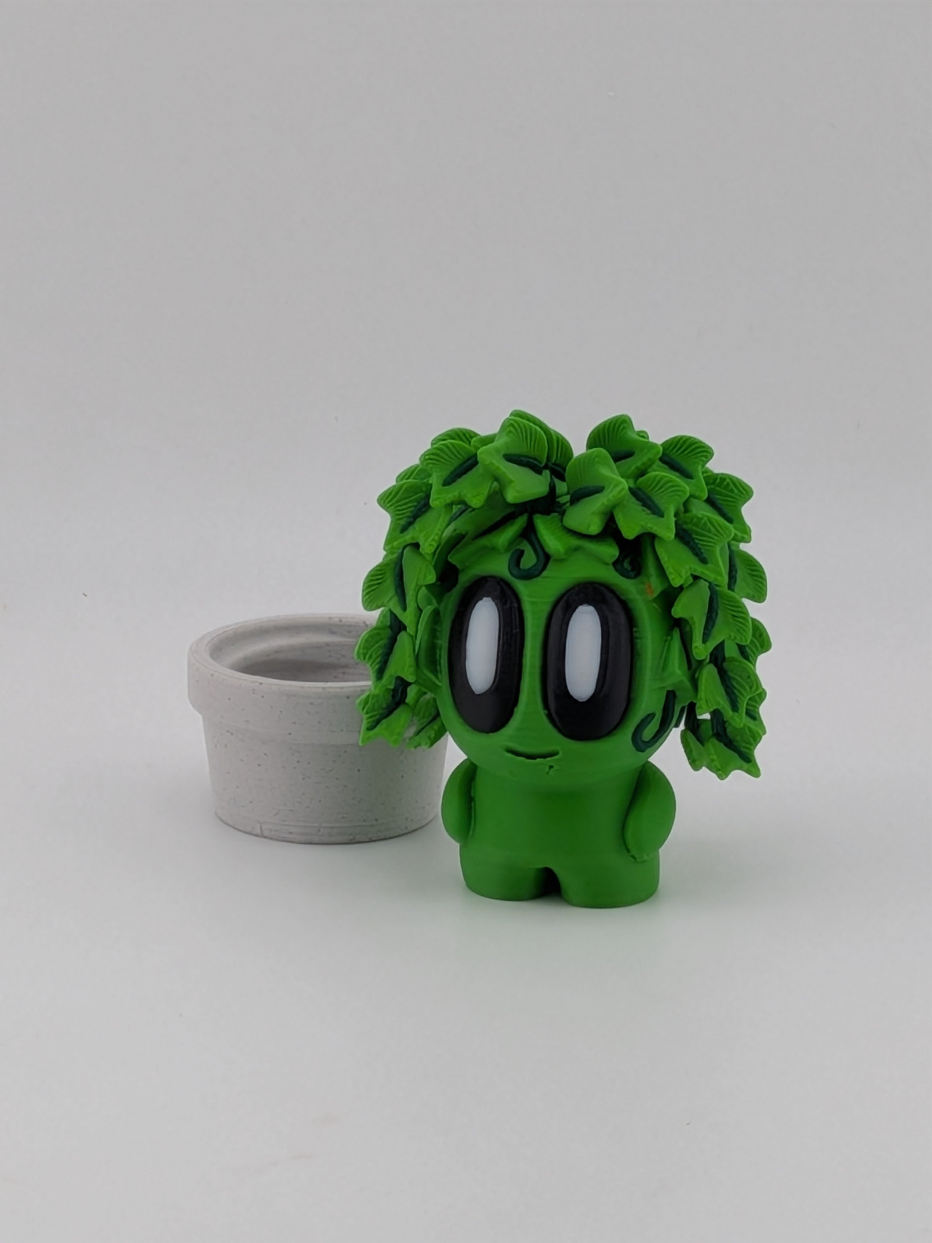 2.25 Inch Bloblab Ivy Plant Chibi Desk Pet with Modern Marble Pot Figurine