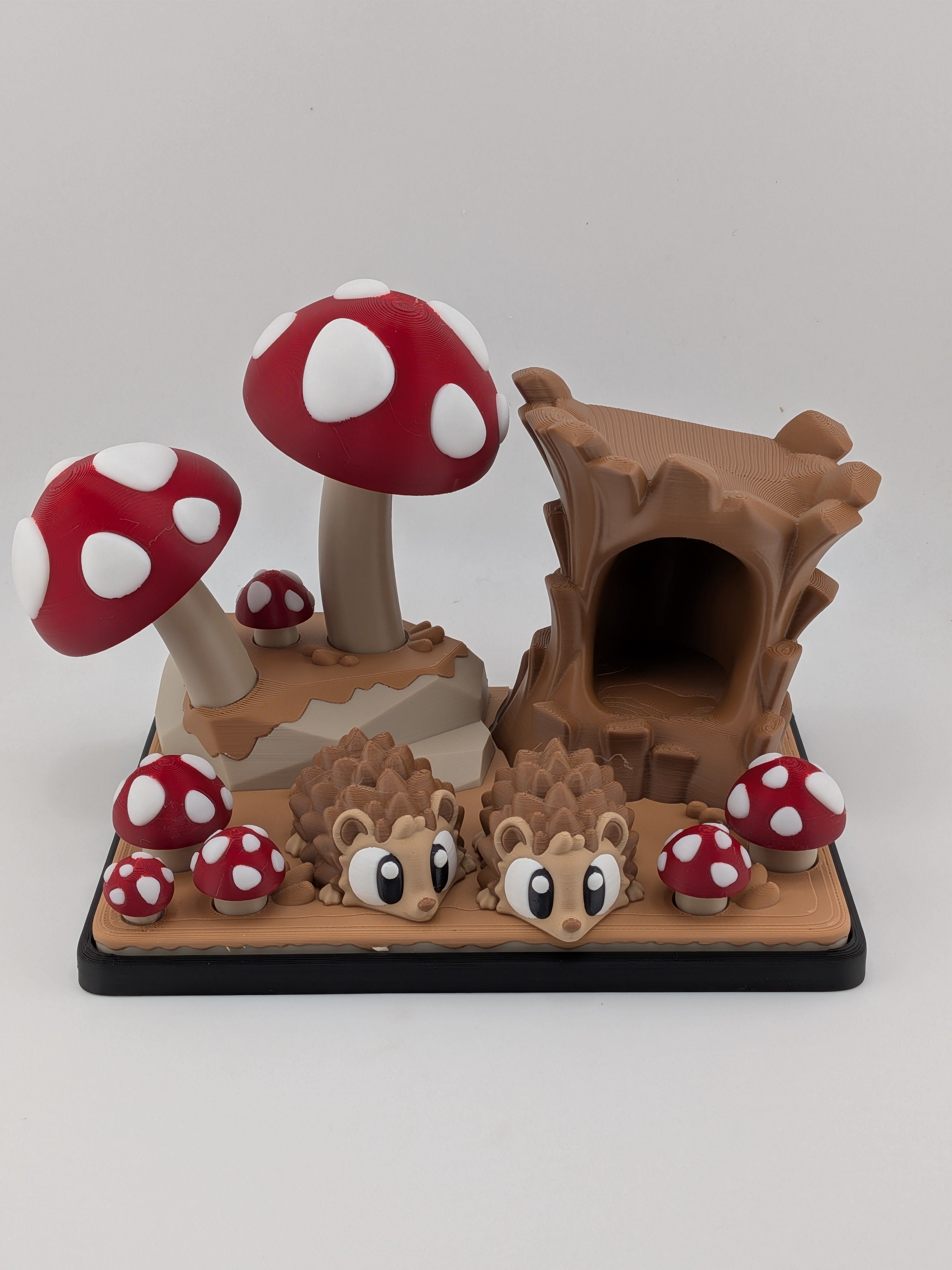 3D Printed Hedgehog Woodland Diorama Playset with 2 Articulated Flexi Figures