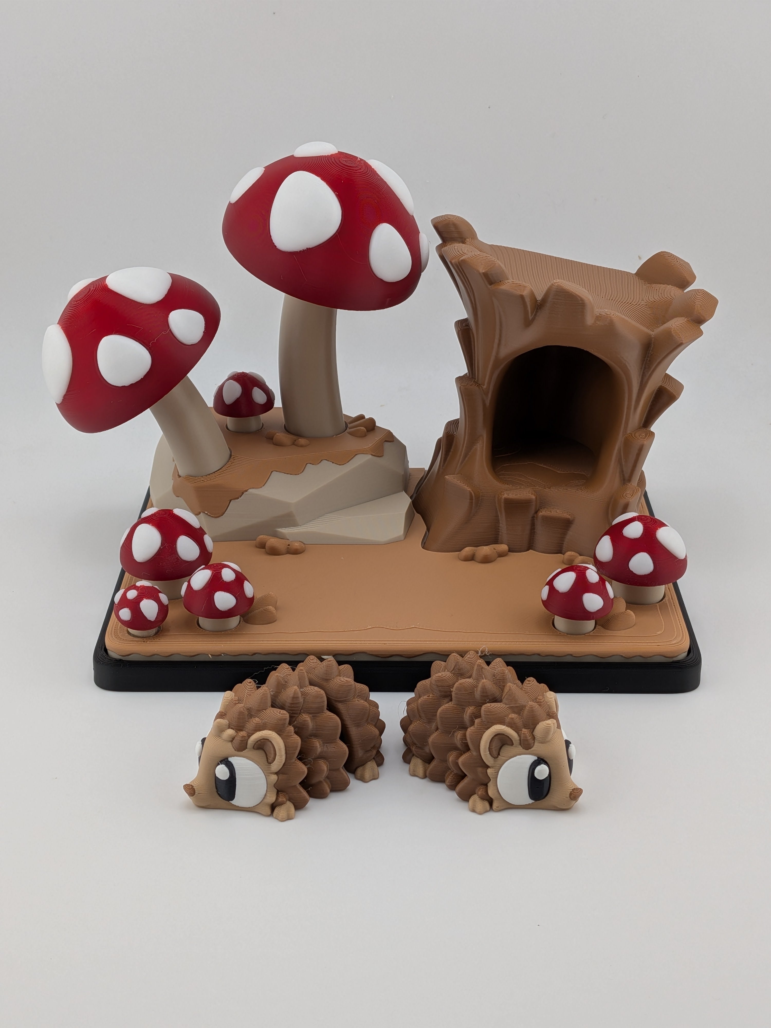 3D Printed Hedgehog Woodland Diorama Playset with 2 Articulated Flexi Figures