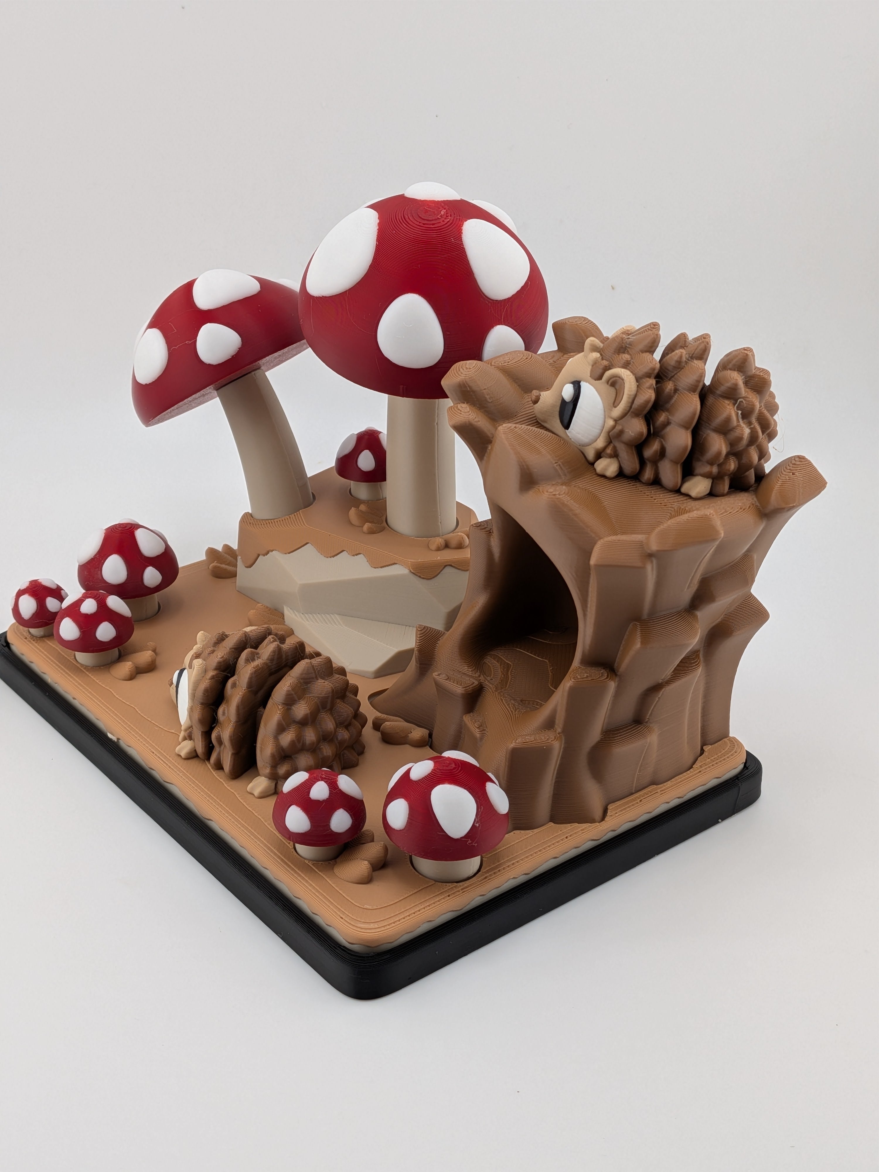 3D Printed Hedgehog Woodland Diorama Playset with 2 Articulated Flexi Figures