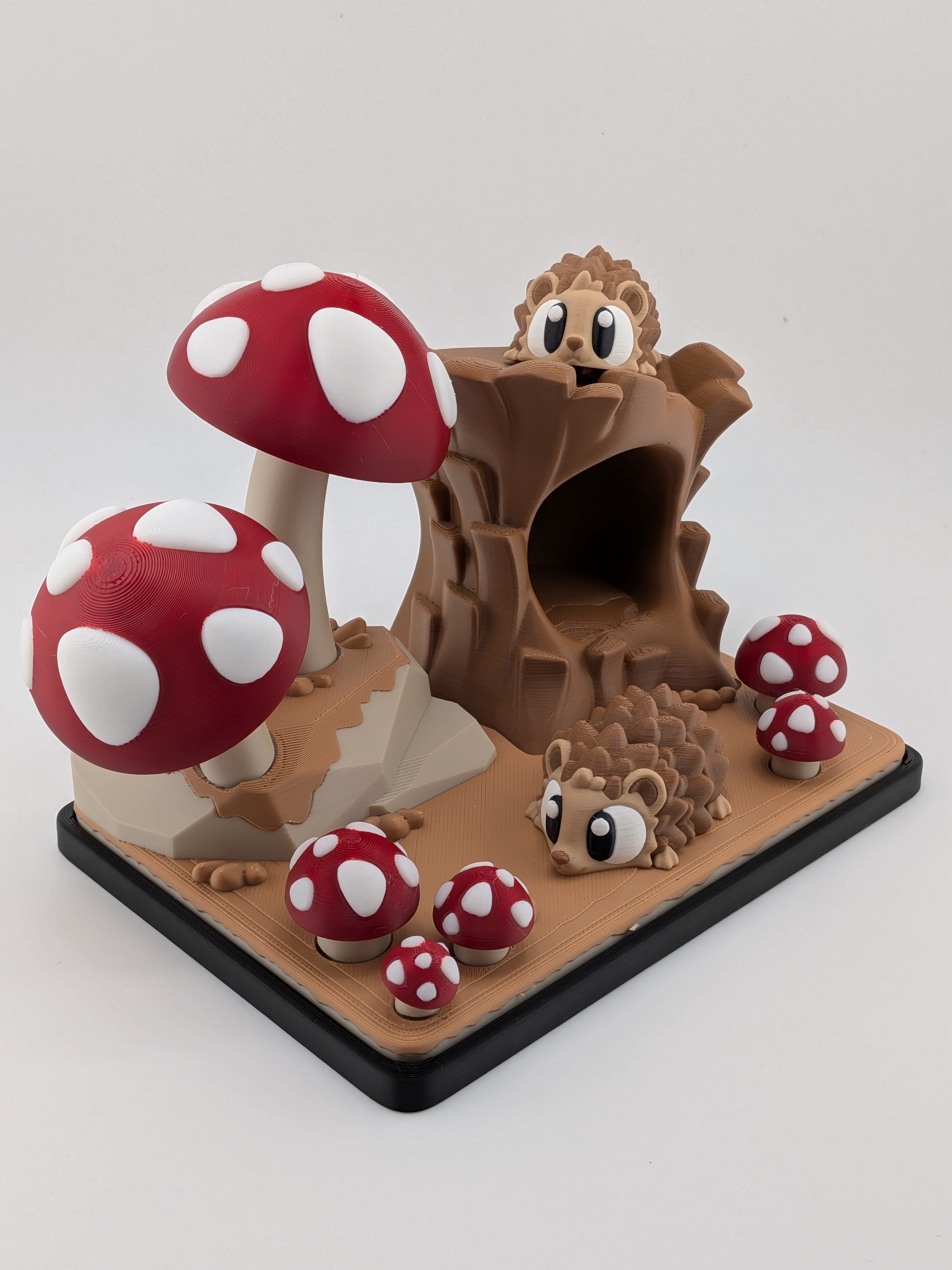 3D Printed Hedgehog Woodland Diorama Playset with 2 Articulated Flexi Figures