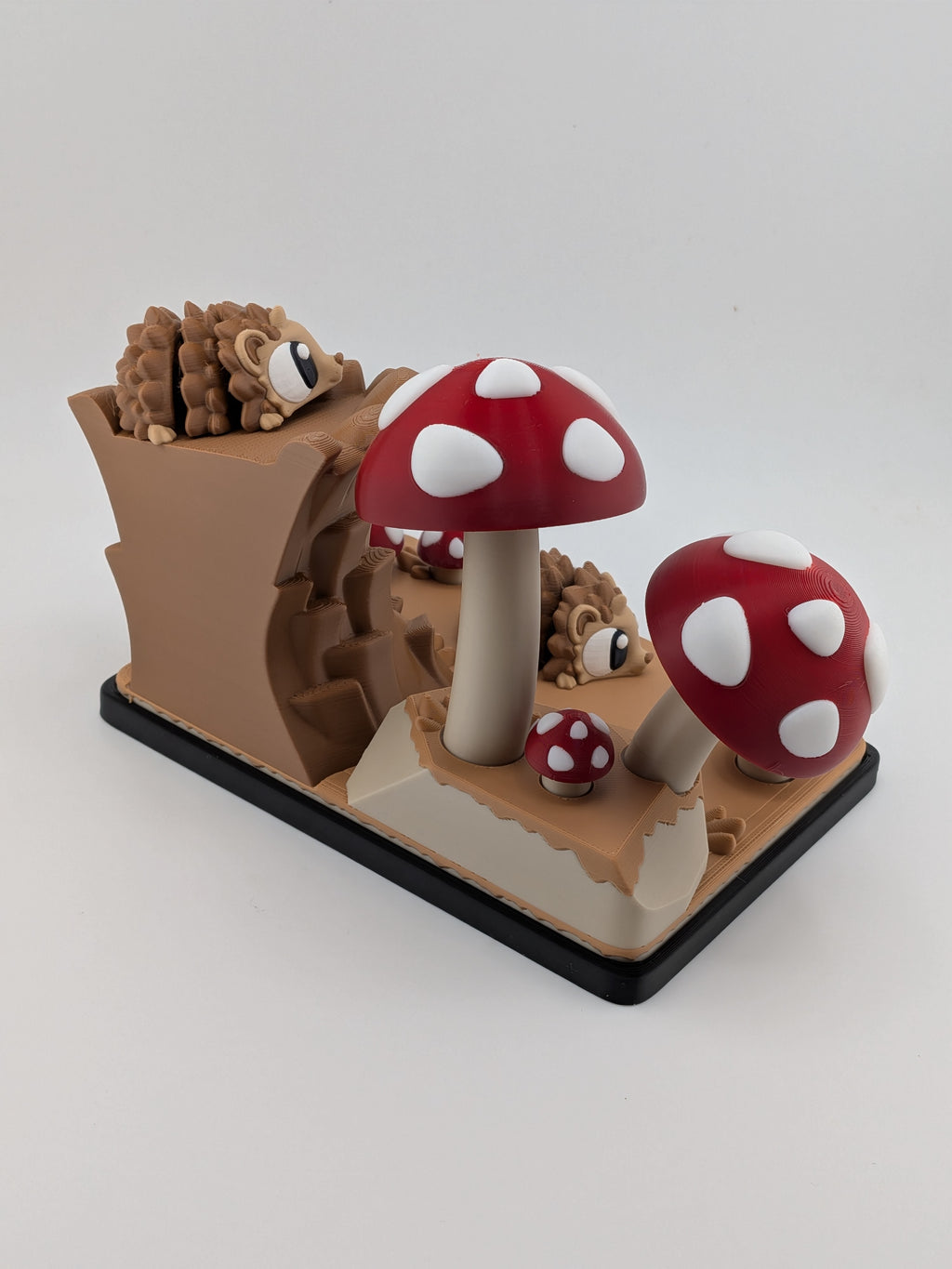 3D Printed Hedgehog Woodland Diorama Playset with 2 Articulated Flexi Figures