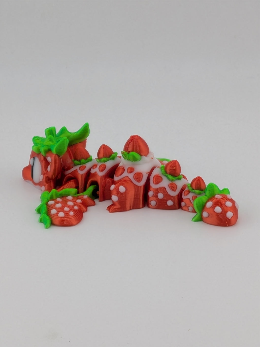 Silk PLA Strawberry Mini Dragon Articulated Fruit Dessert Flexi Toy