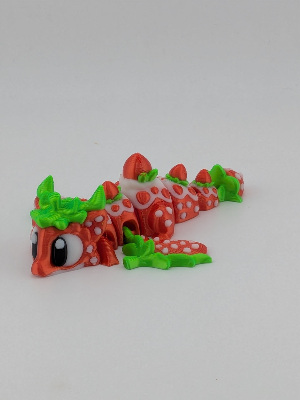 Silk PLA Strawberry Mini Dragon Articulated Fruit Dessert Flexi Toy