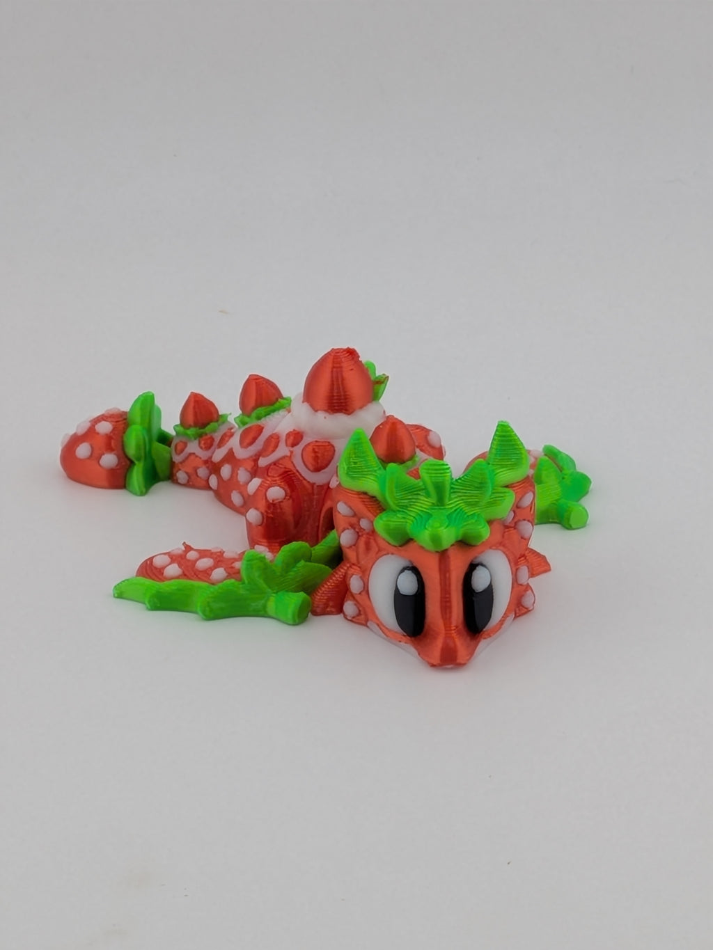 Silk PLA Strawberry Mini Dragon Articulated Fruit Dessert Flexi Toy