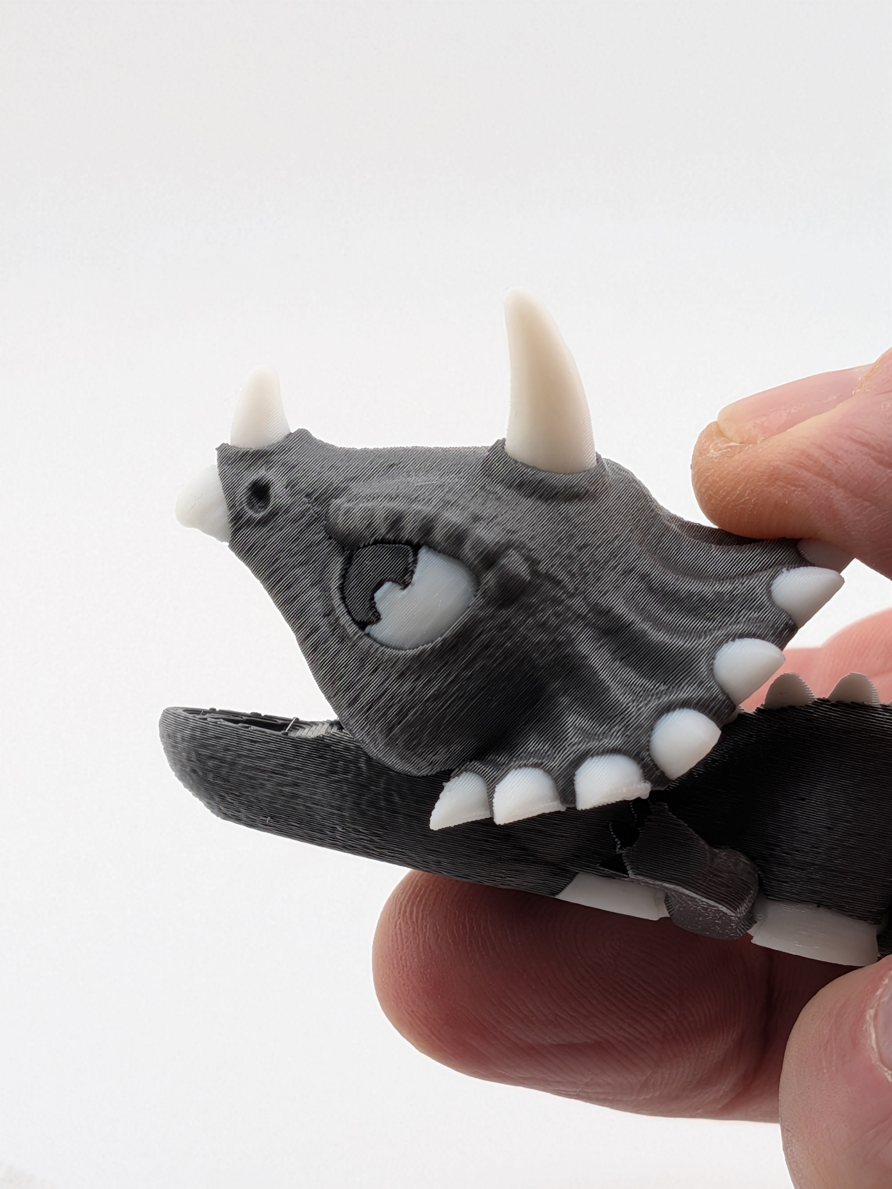 Snap Bite Articulated Animal Fidget Toy Shark Dragon Triceratops Clip