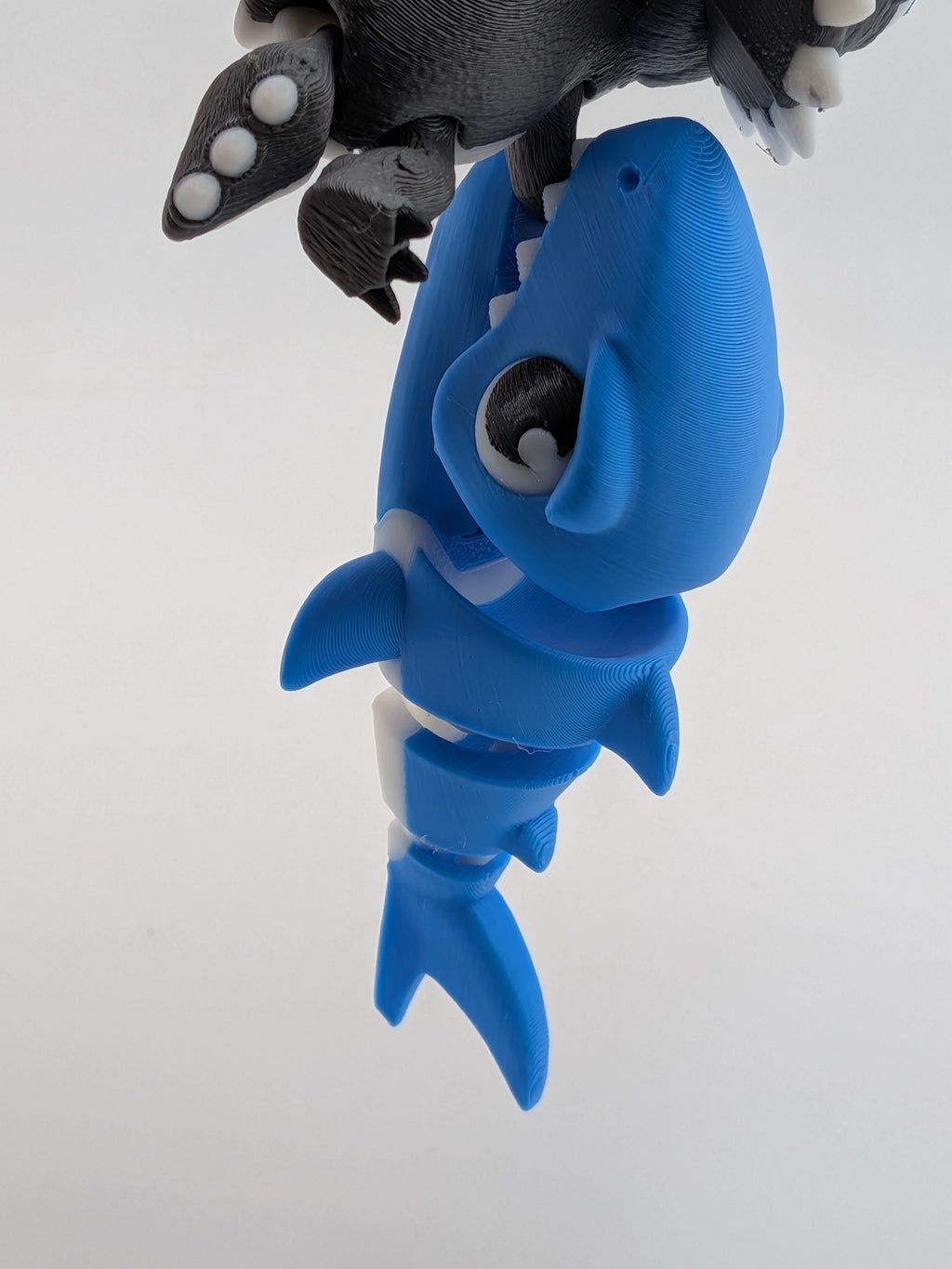 Snap Bite Articulated Animal Fidget Toy Shark Dragon Triceratops Clip