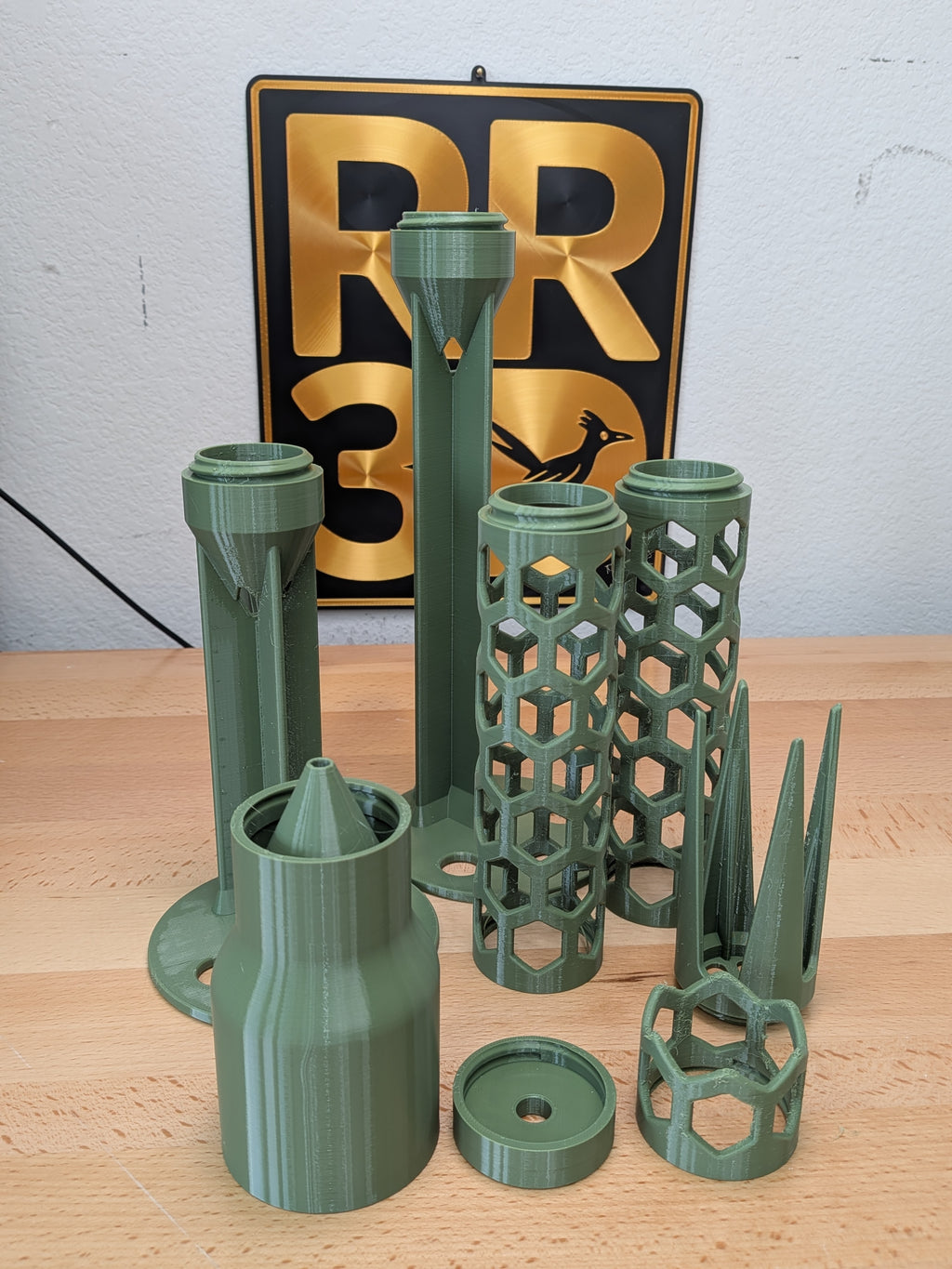 Medium Modular Moss Pole System 1.5 Inch PETG Self Watering Monstera Plant Trellis