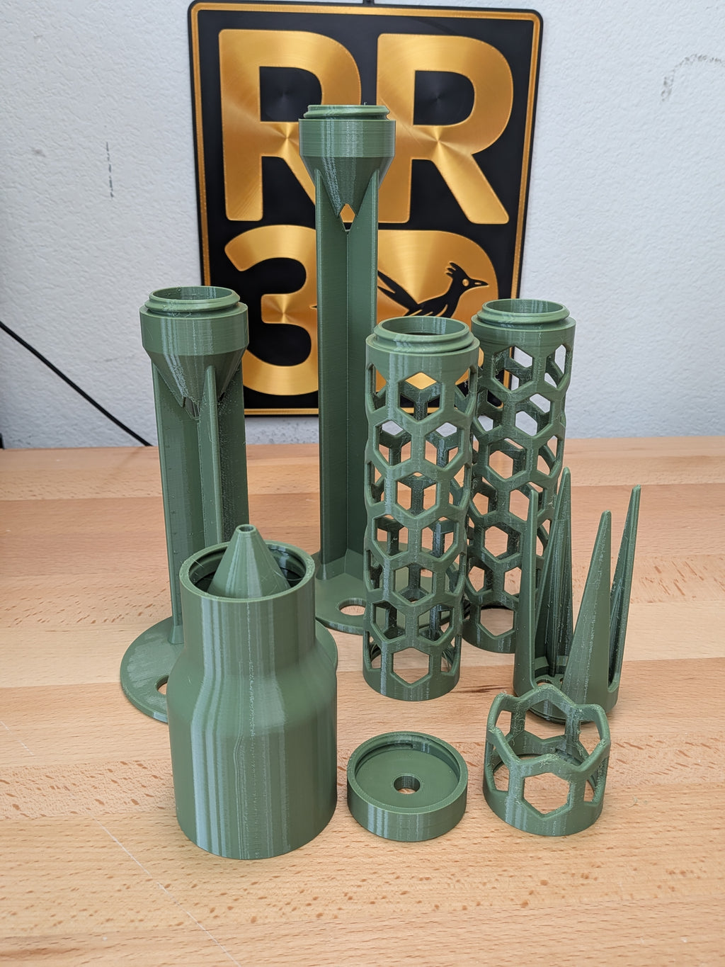 Medium Modular Moss Pole System 1.5 Inch PETG Self Watering Monstera Plant Trellis