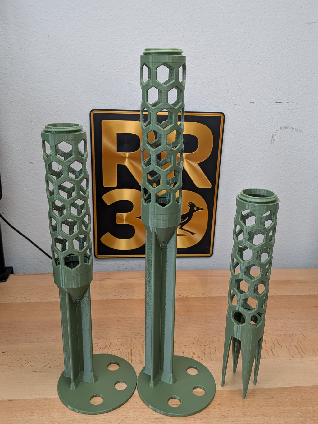 Medium Modular Moss Pole System 1.5 Inch PETG Self Watering Monstera Plant Trellis