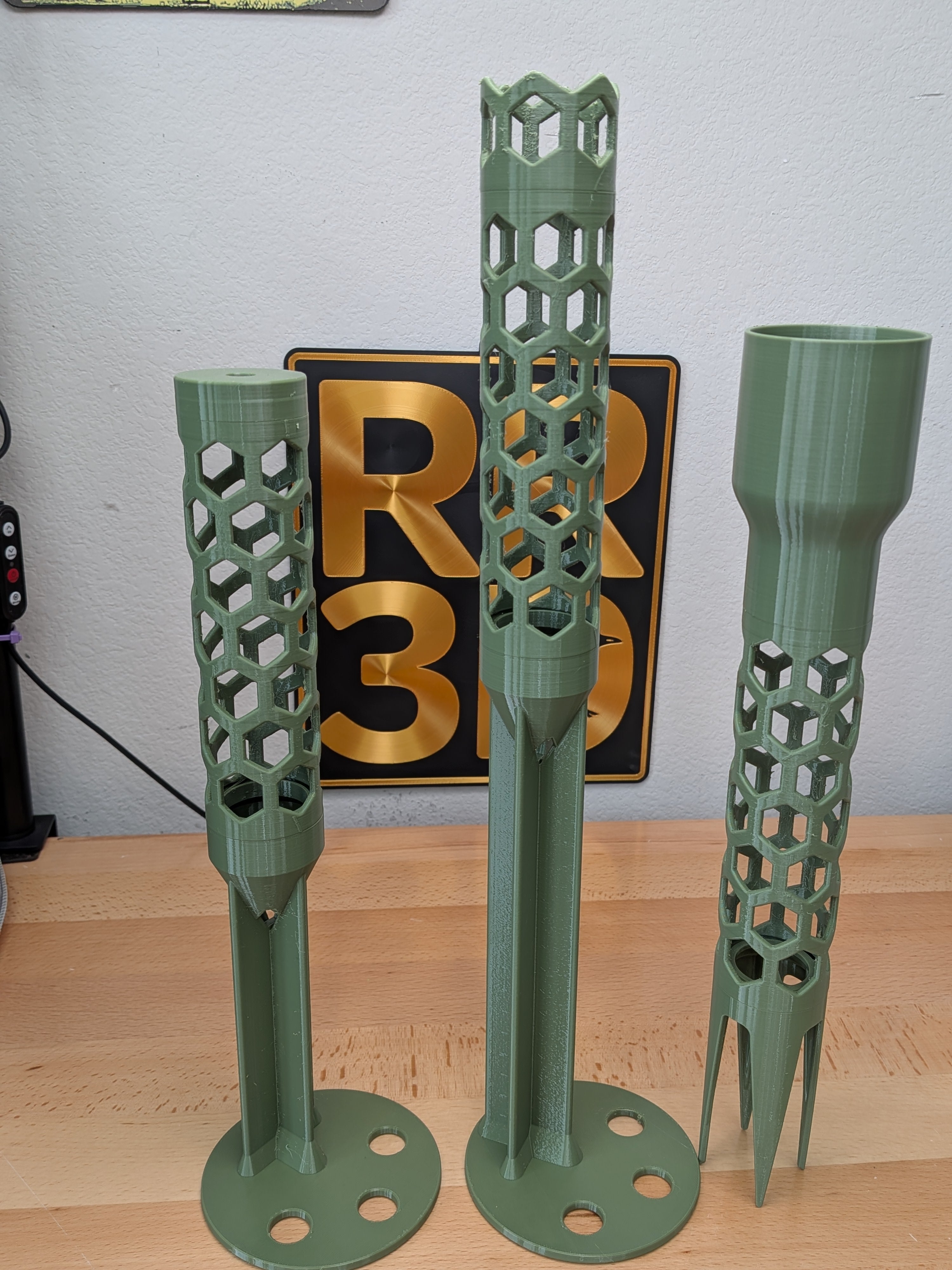 Medium Modular Moss Pole System 1.5 Inch PETG Self Watering Monstera Plant Trellis