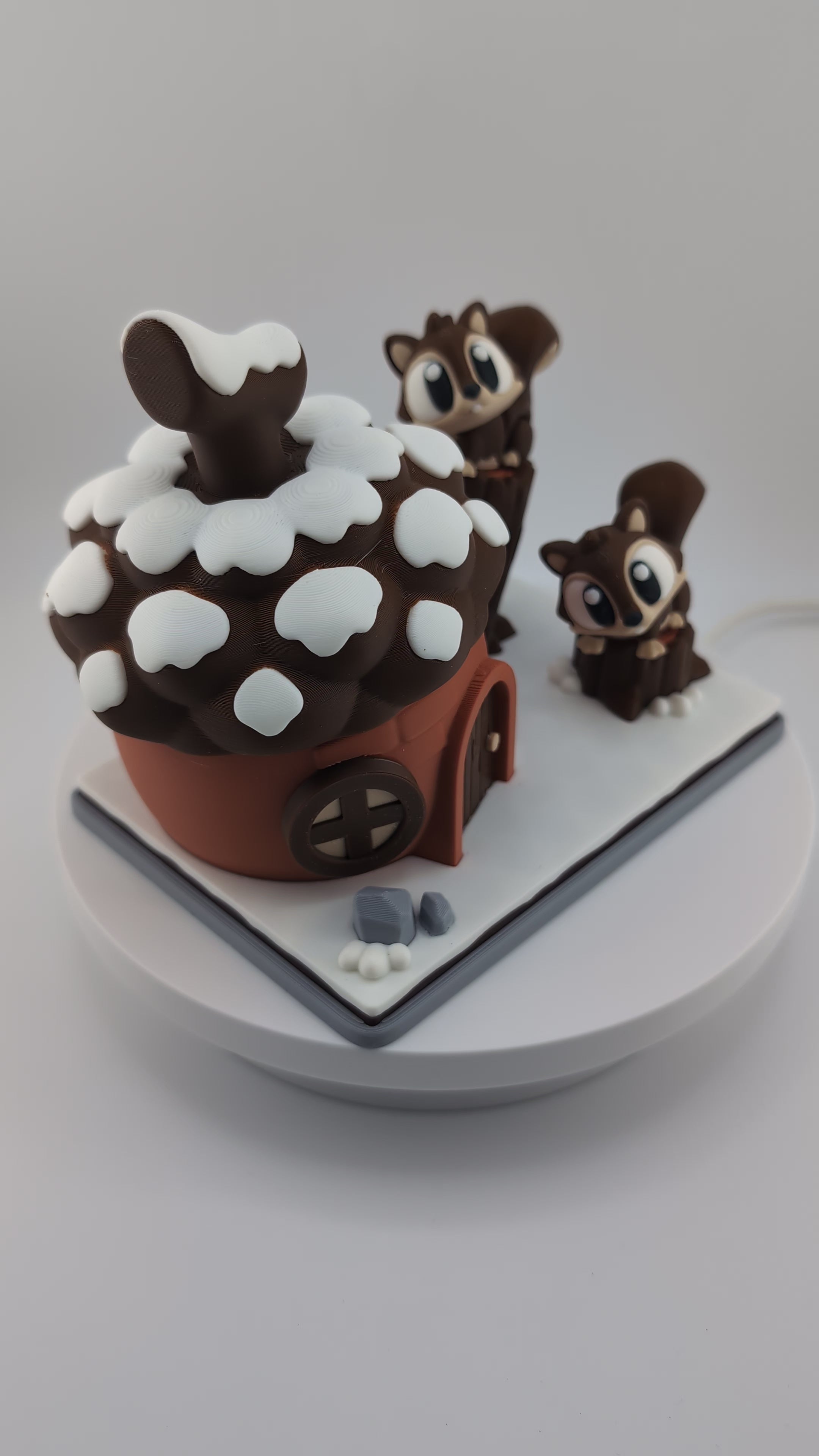 Acorn Squirrel Habitat Playset – Whimsical Woodland Decor